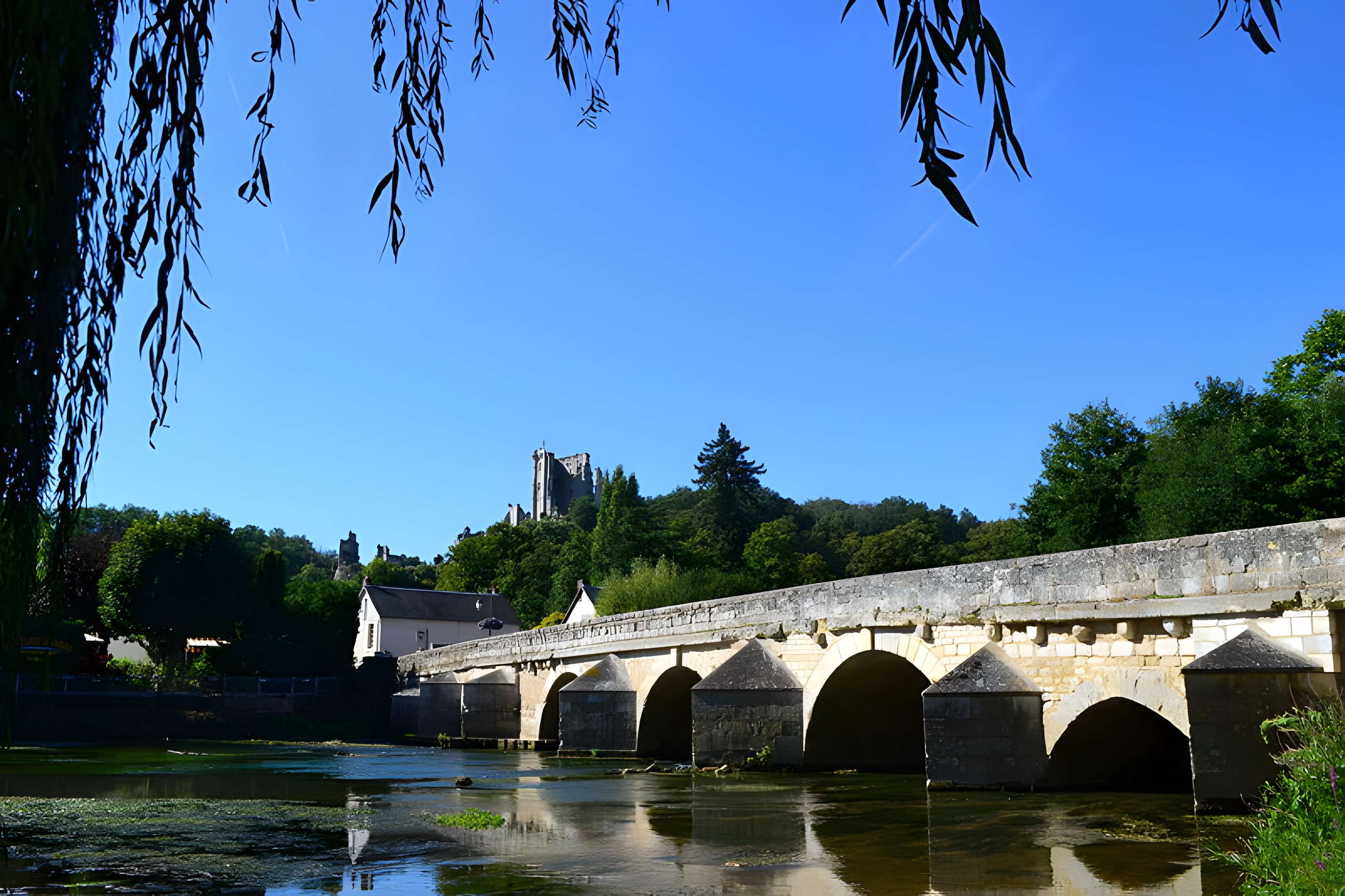 Pont sur le Loir à Lavardin