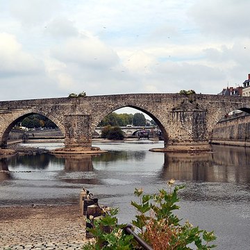 Pont Vieux de Laval