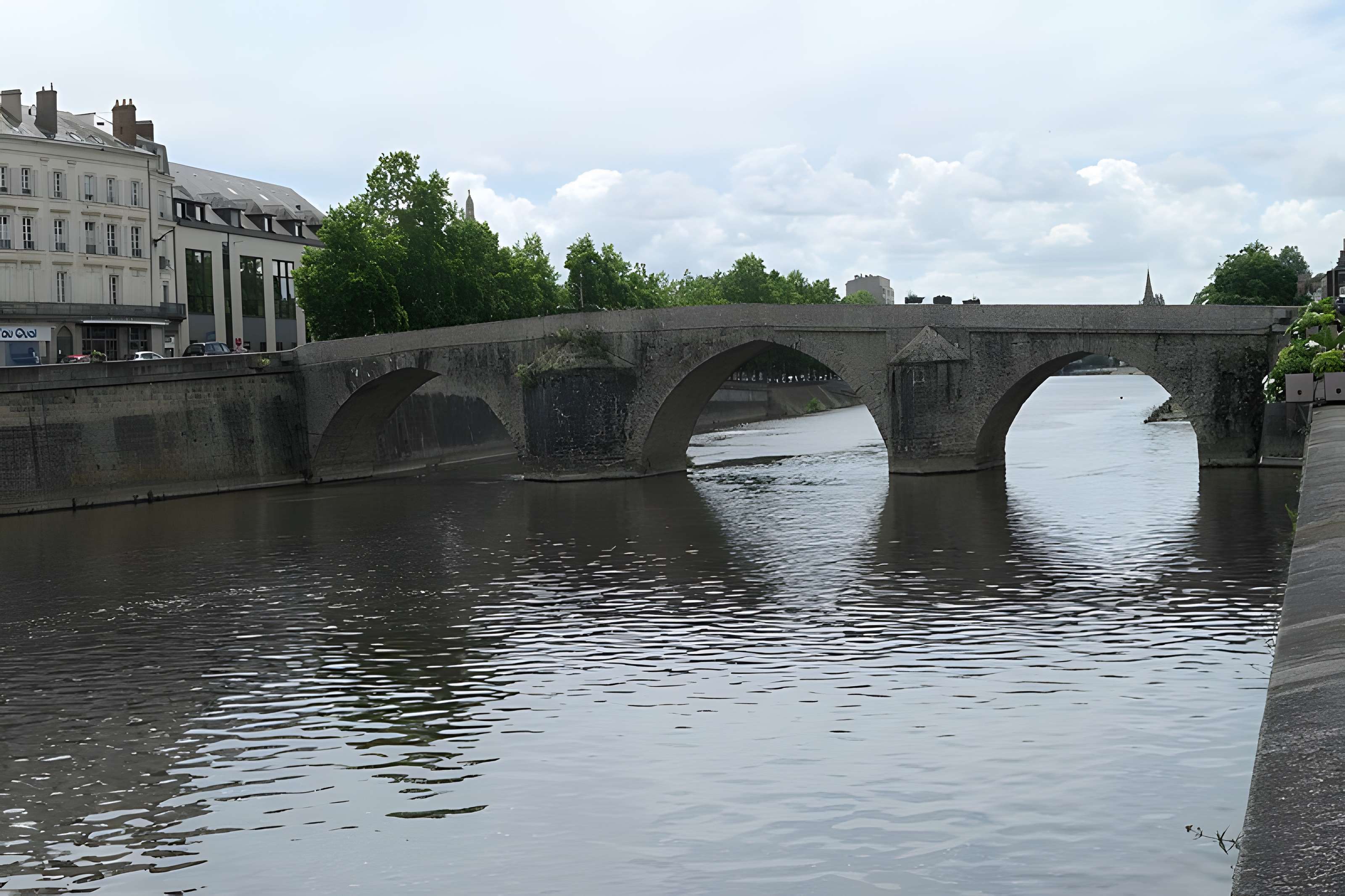 Pont Vieux de Laval