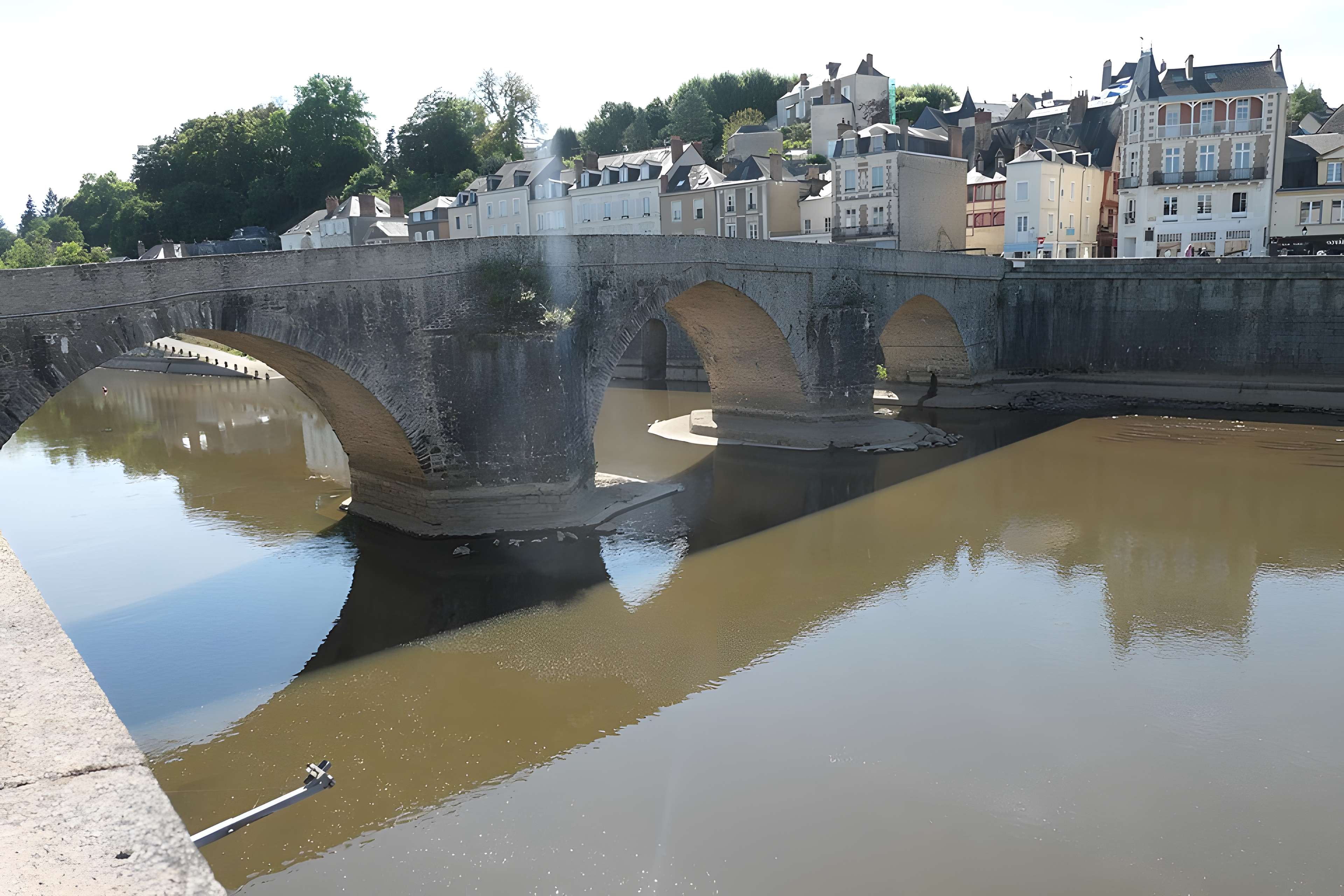 Pont Vieux de Laval