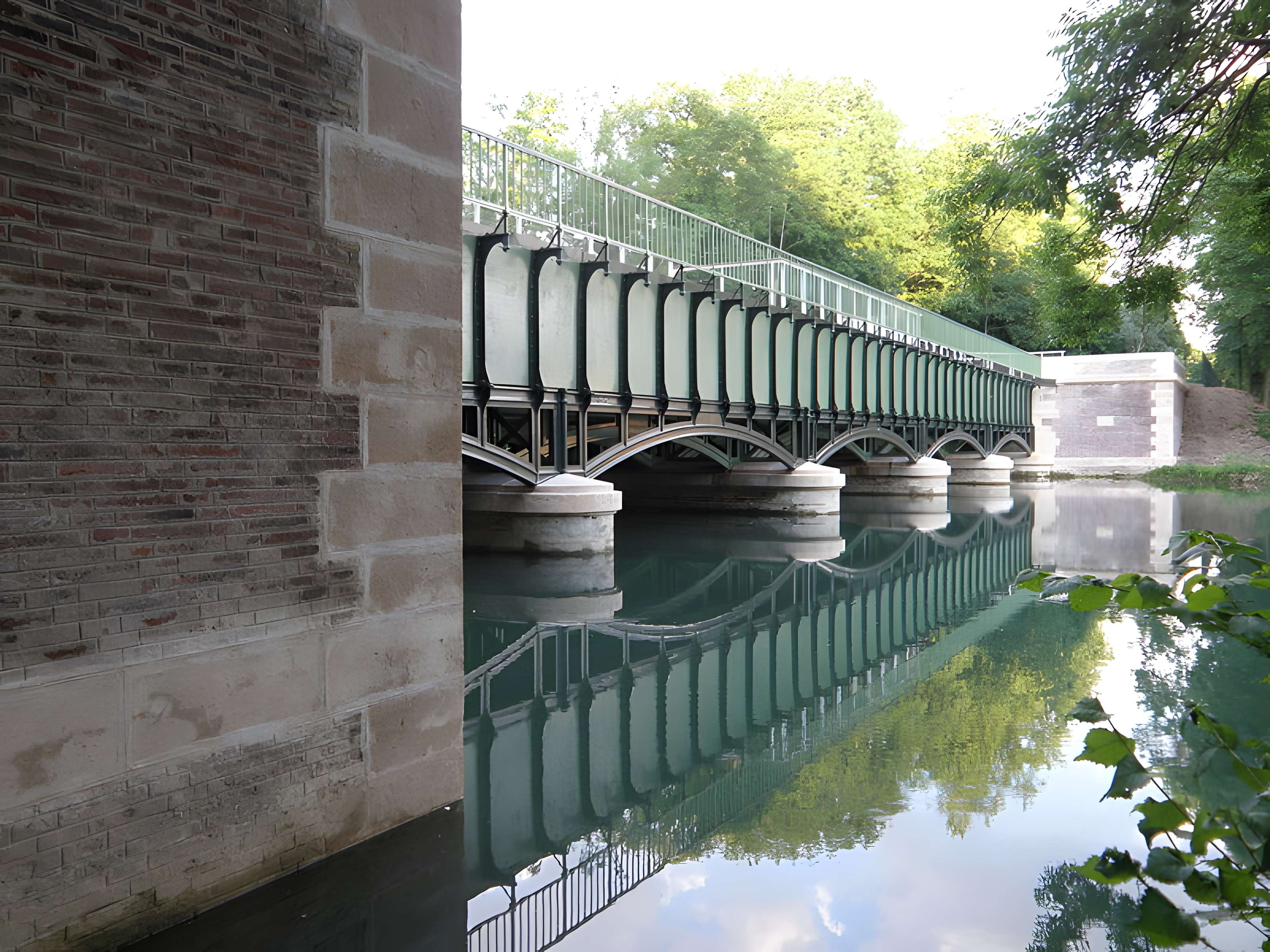 Pont-canal enjambant la Seine à Barberey-Saint-Sulpice