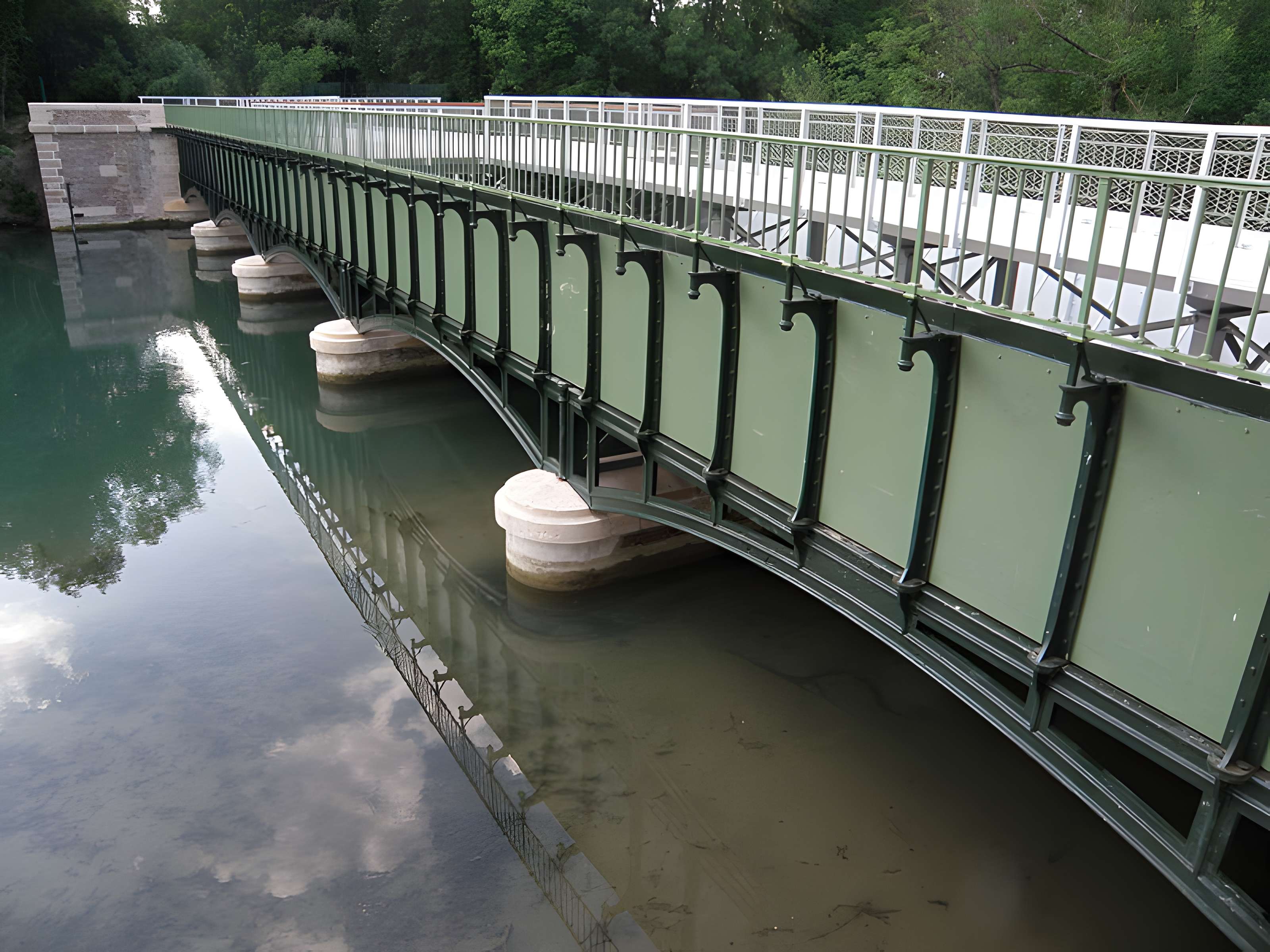 Pont-canal enjambant la Seine à Barberey-Saint-Sulpice