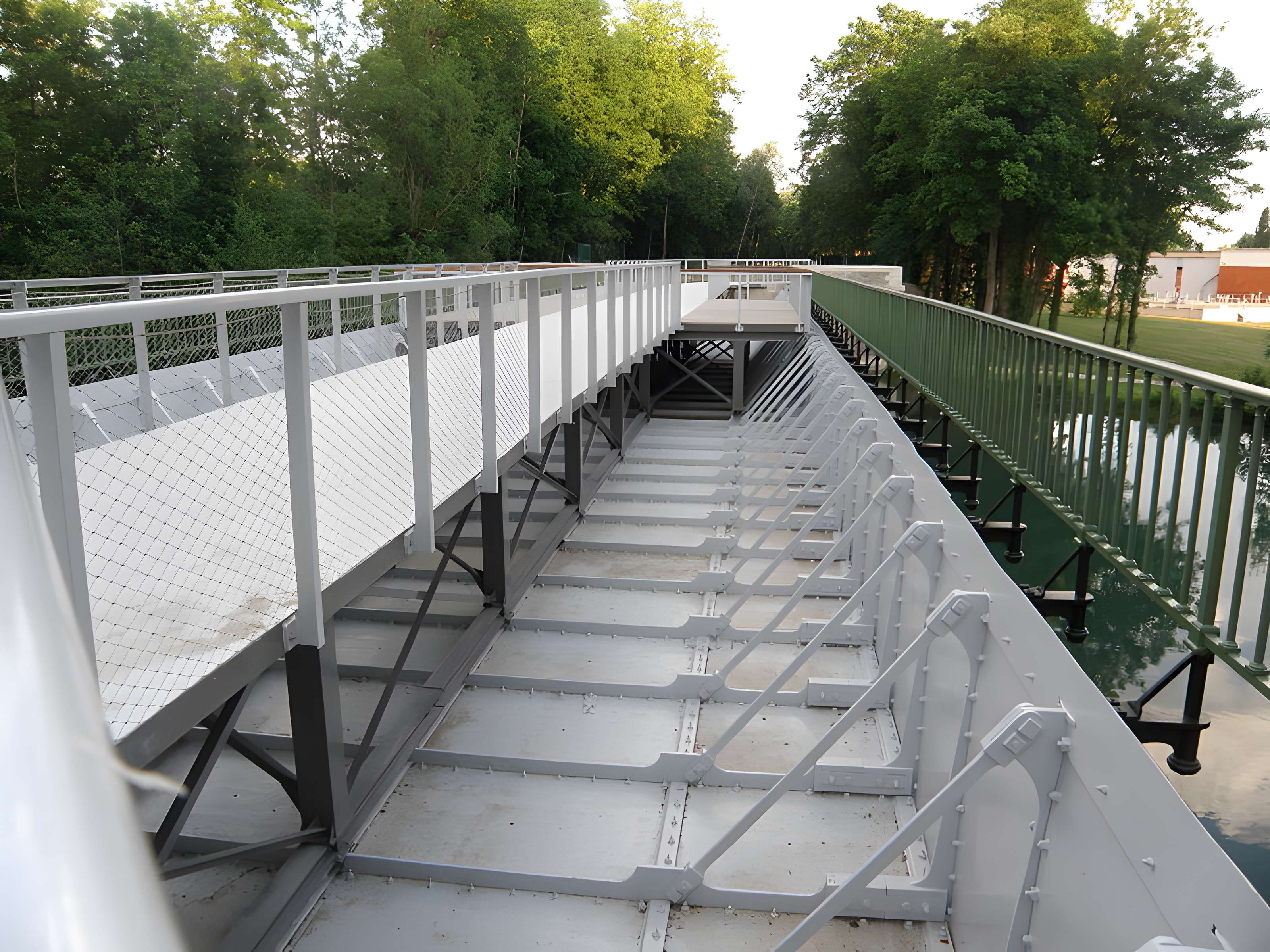 Pont-canal enjambant la Seine à Barberey-Saint-Sulpice