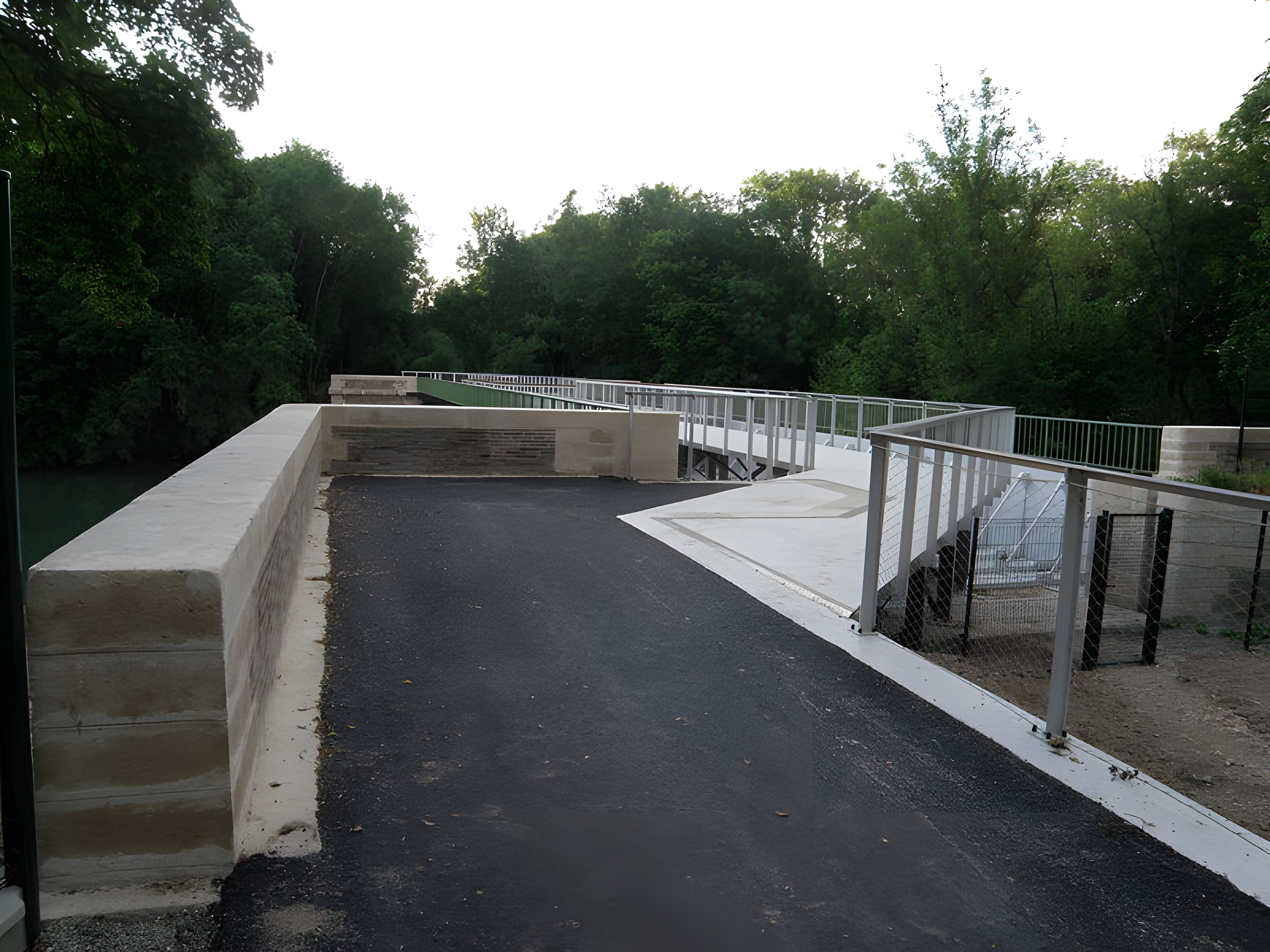 Pont-canal enjambant la Seine à Barberey-Saint-Sulpice