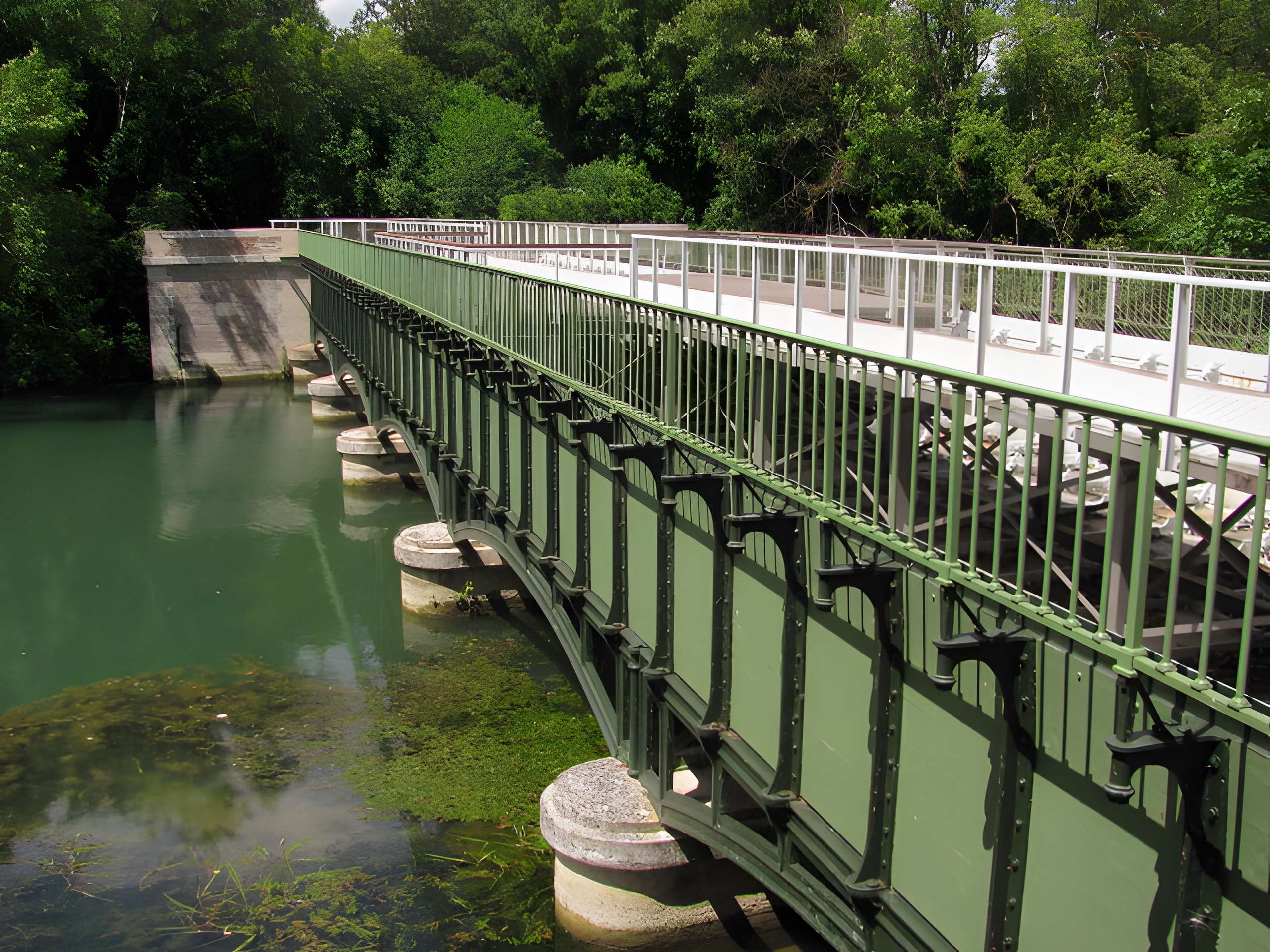 Pont-canal enjambant la Seine à Barberey-Saint-Sulpice