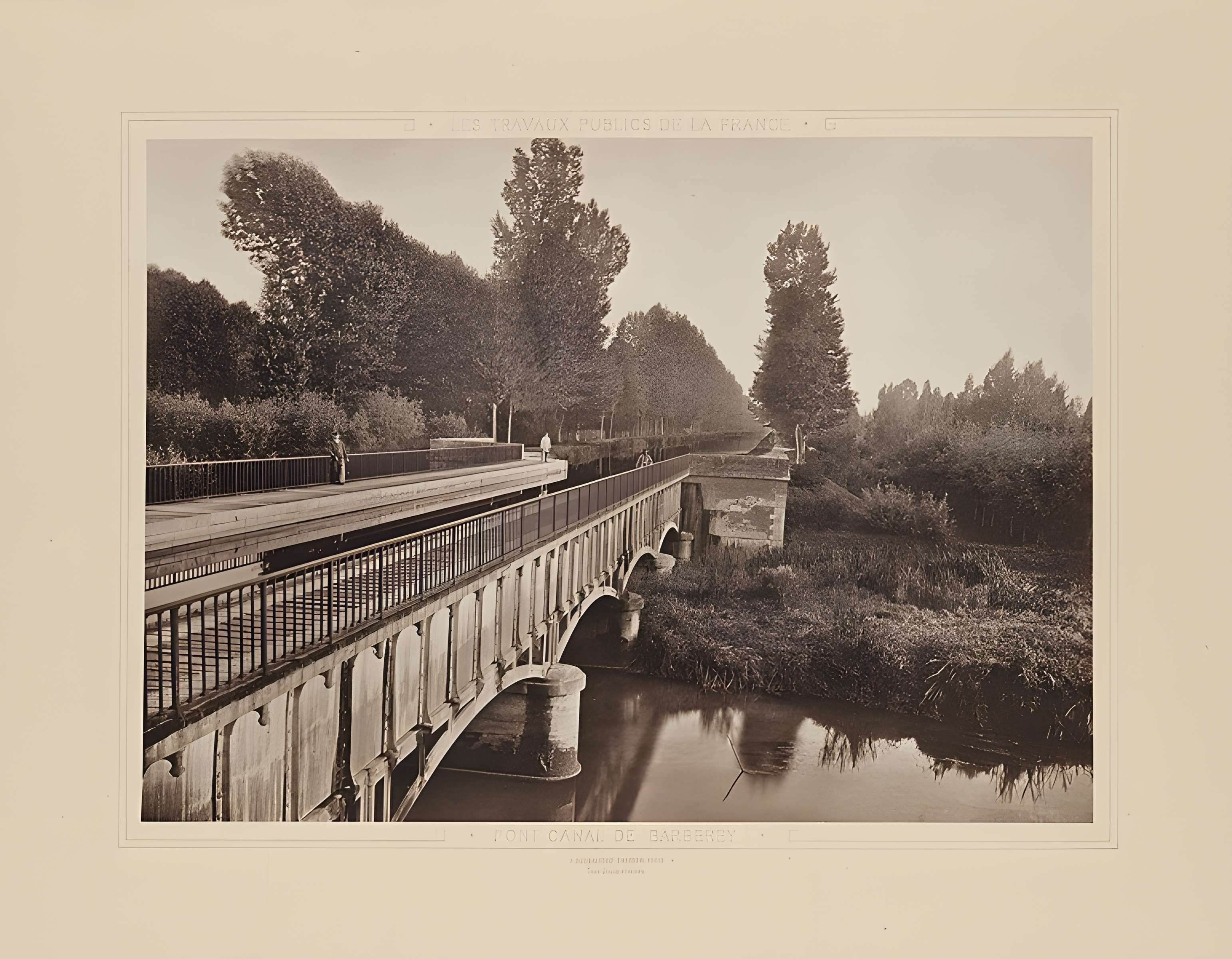 Pont-canal enjambant la Seine à Barberey-Saint-Sulpice