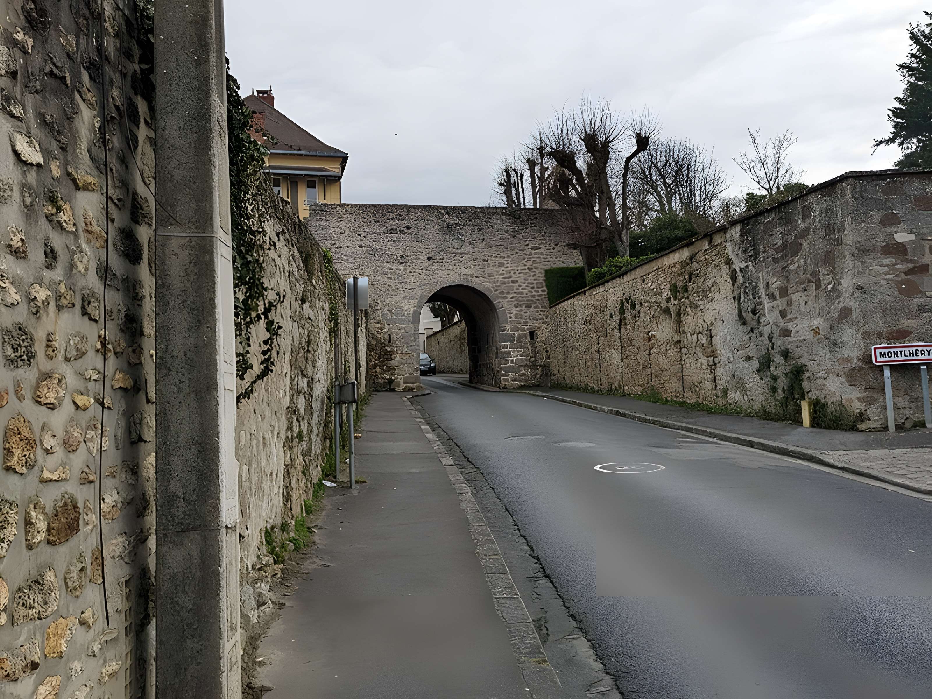 Porte Baudry à Montlhéry