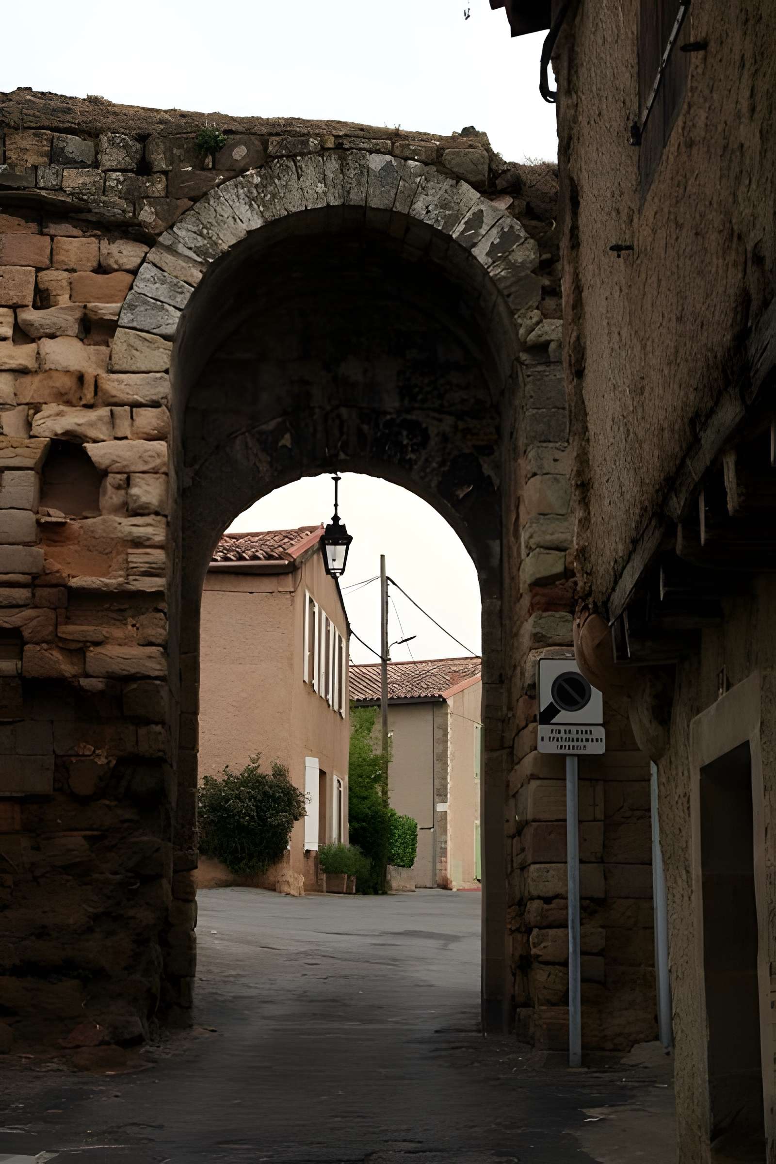 Porte Calvières d'Alet-les-Bains 
