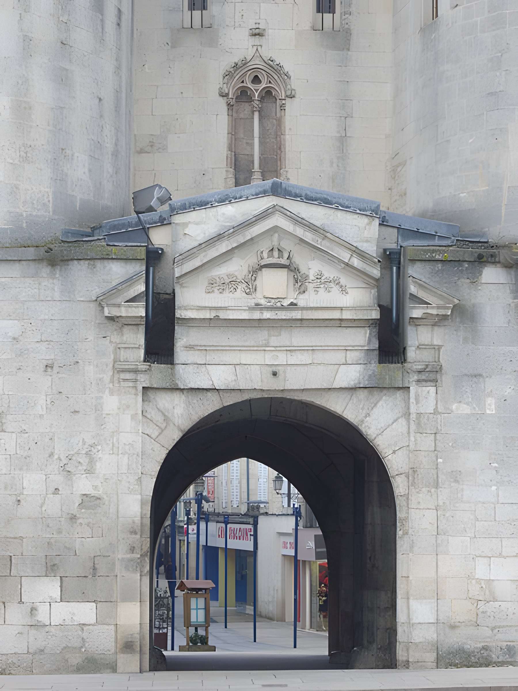 Porte Chaussée de Verdun