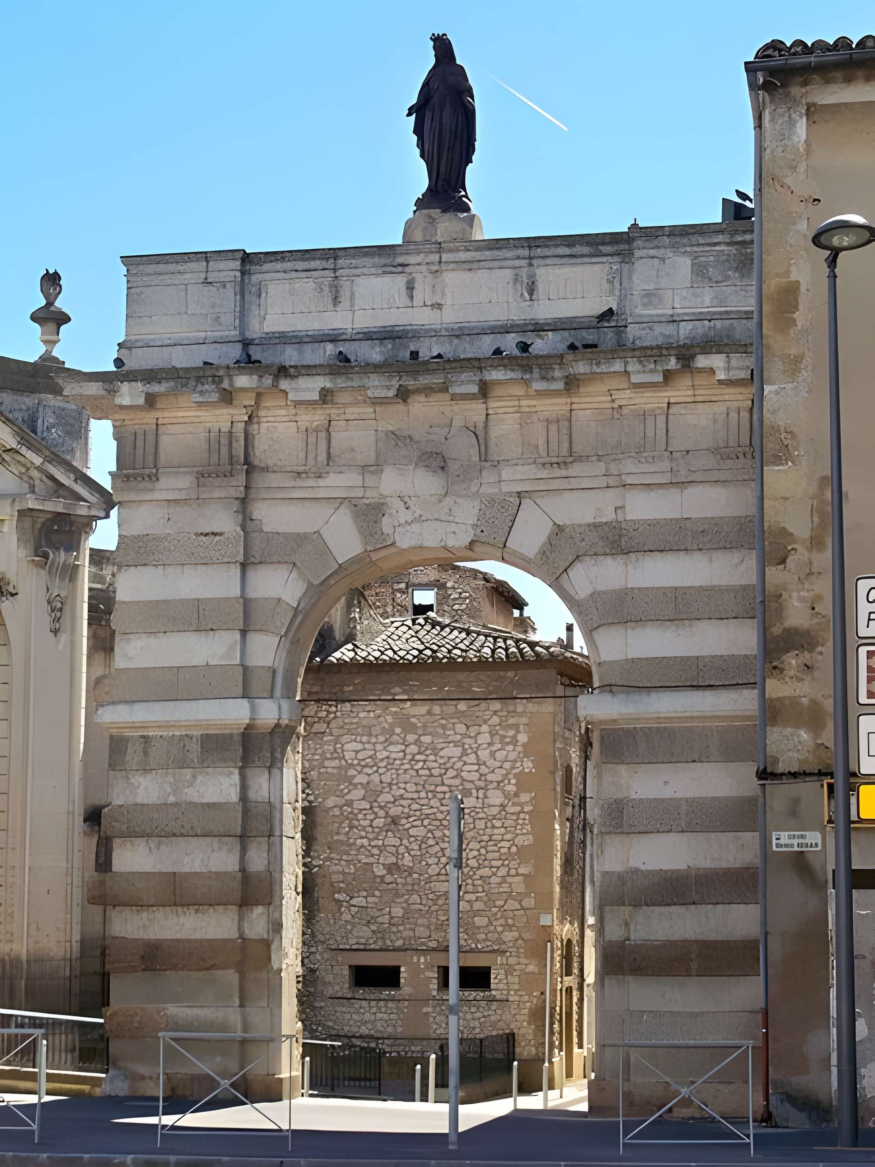 Porte d'Avignon à Cavaillon 