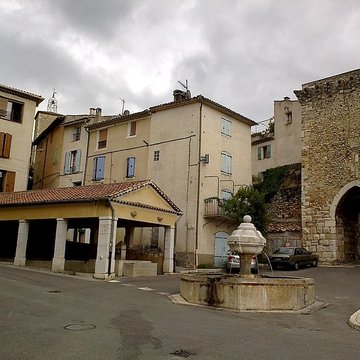 Porte dAyguières à Riez