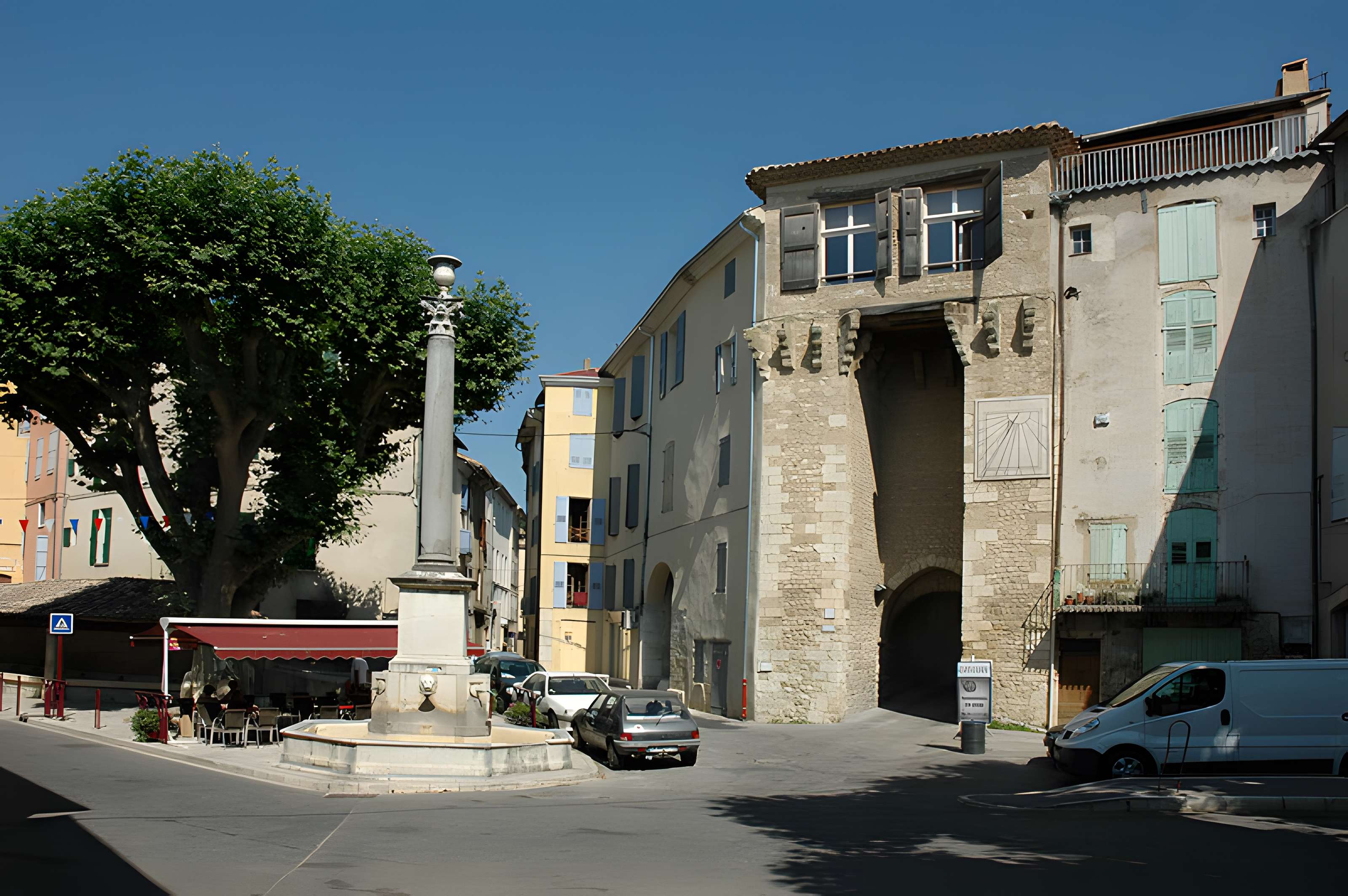 Porte d'Ayguières à Riez