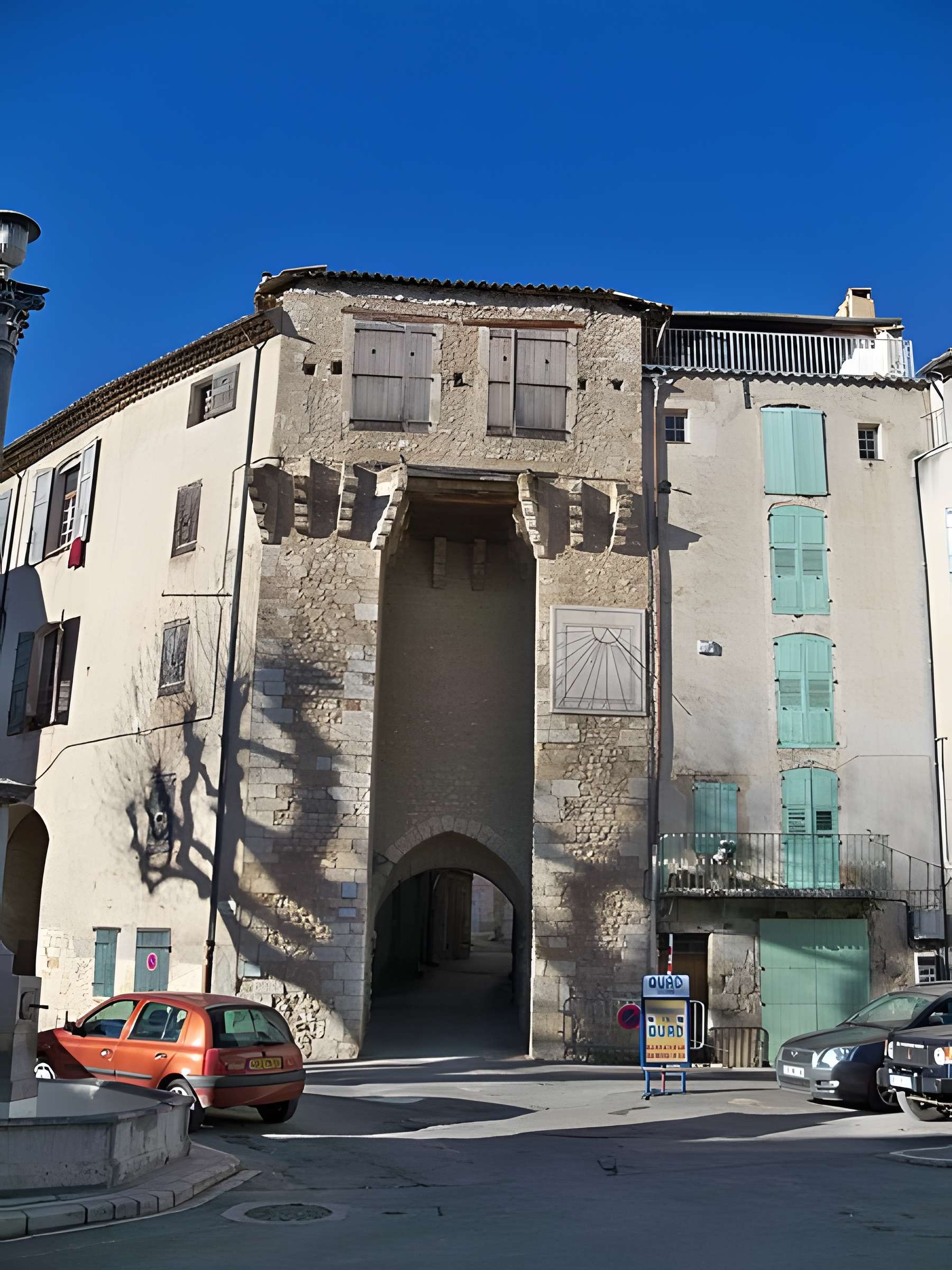 Porte d'Ayguières à Riez