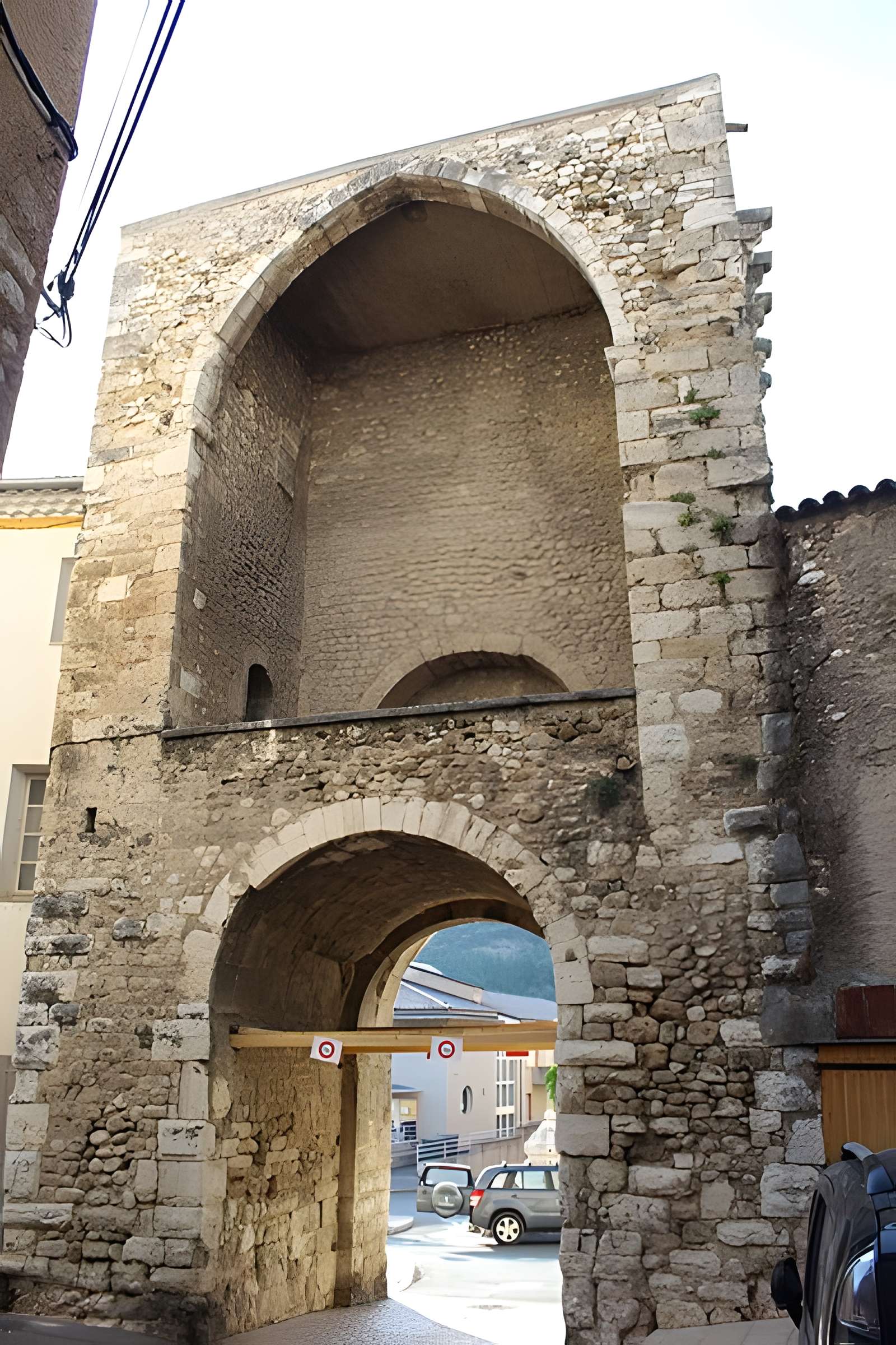 Porte d'Ayguières à Riez