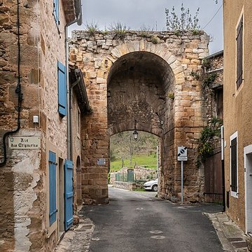 Porte de Cadène dAlet-les-Bains