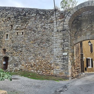 Porte de Cadène dAlet-les-Bains