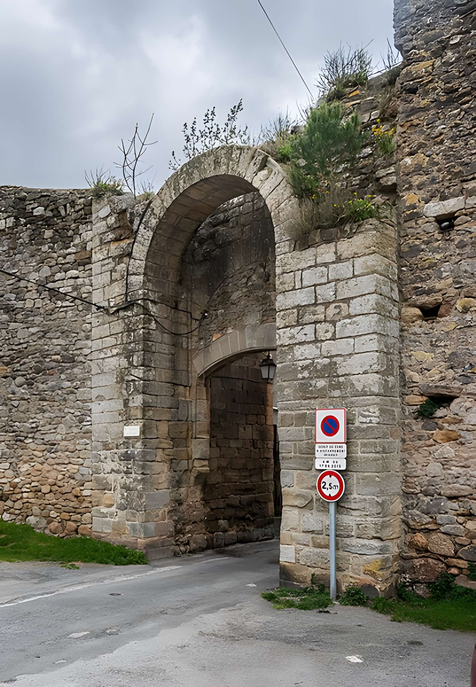 Porte de Cadène d'Alet-les-Bains