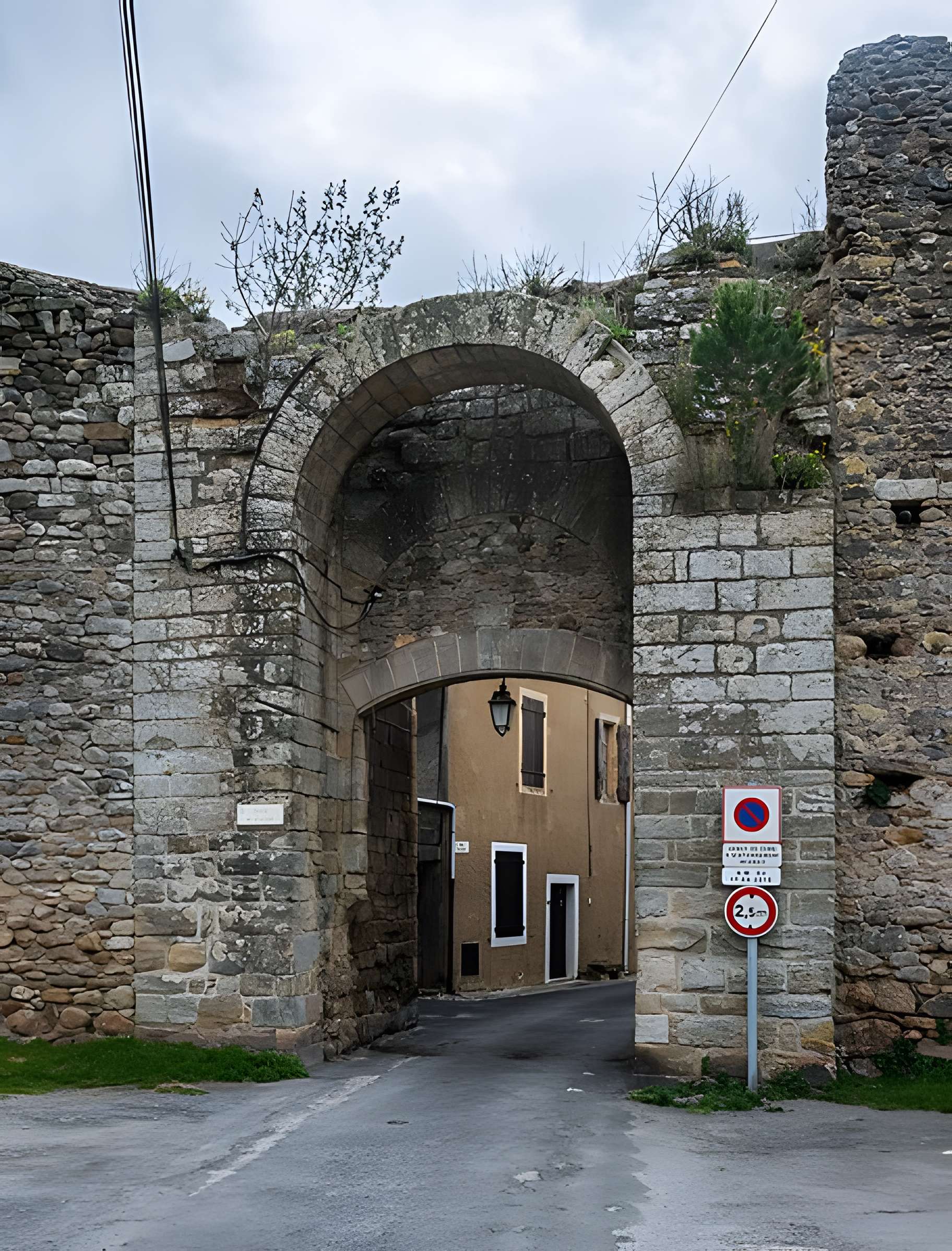 Porte de Cadène d'Alet-les-Bains
