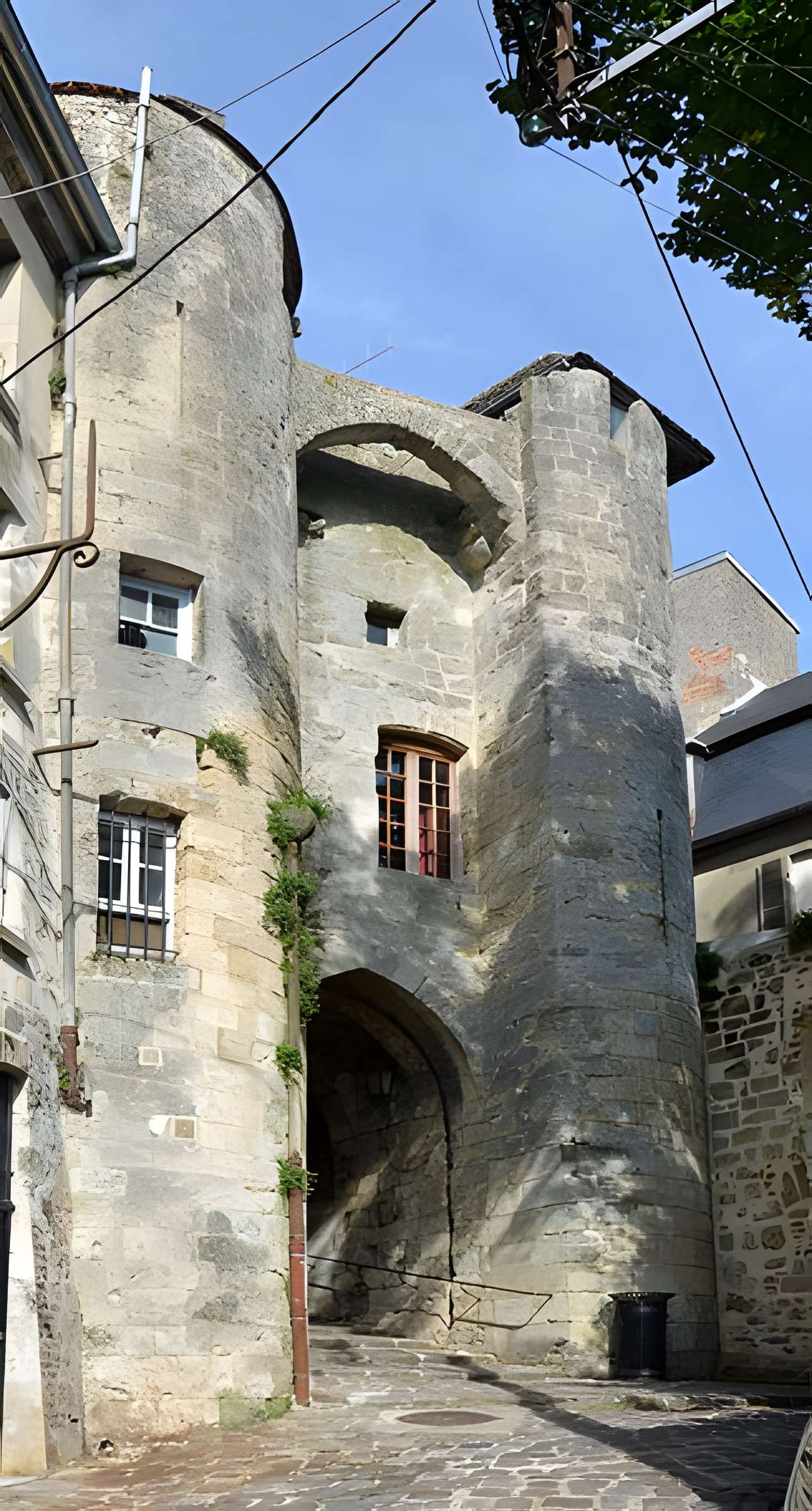 Porte de Chenizelles à Laon 