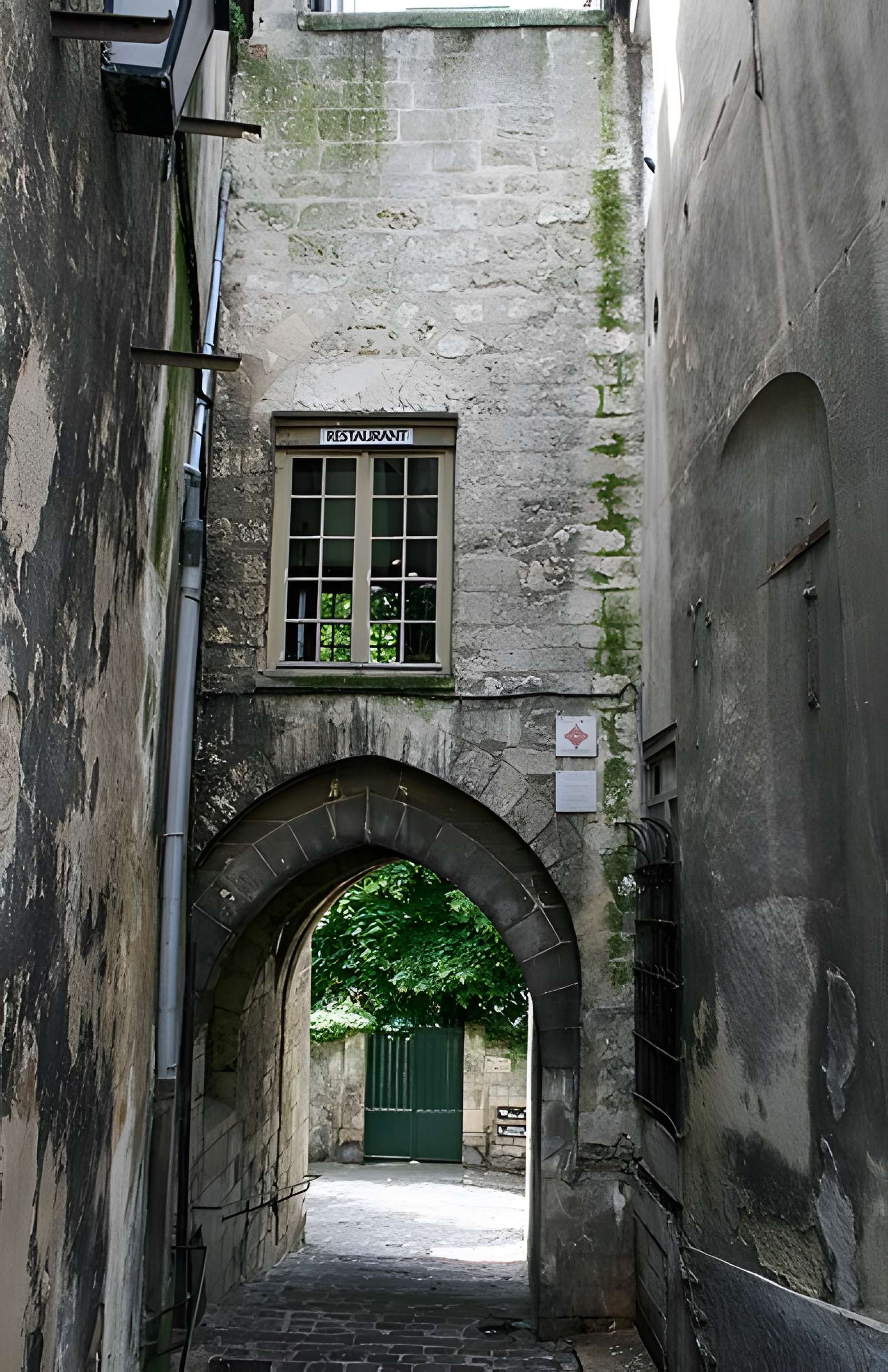 Porte de Chenizelles à Laon