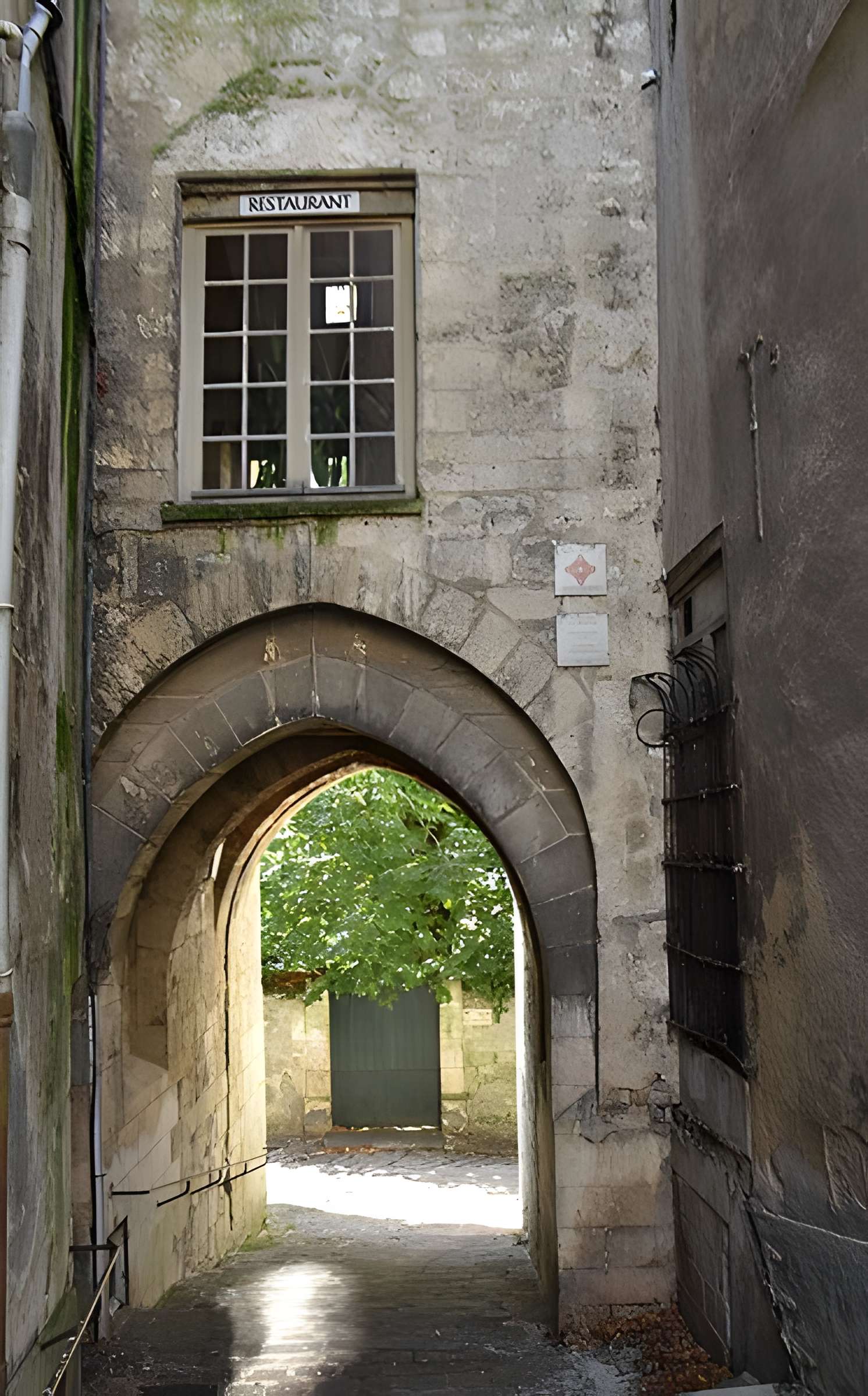 Porte de Chenizelles à Laon