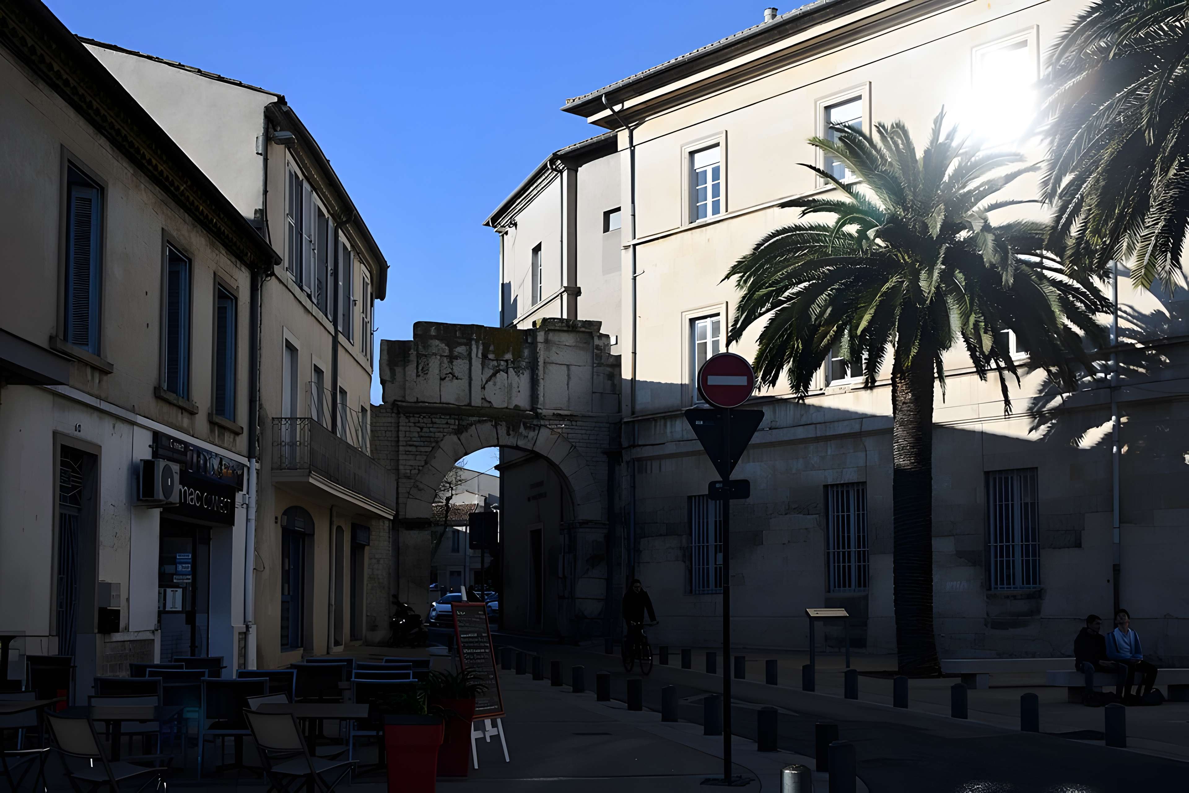 Porte d'Espagne dite de France