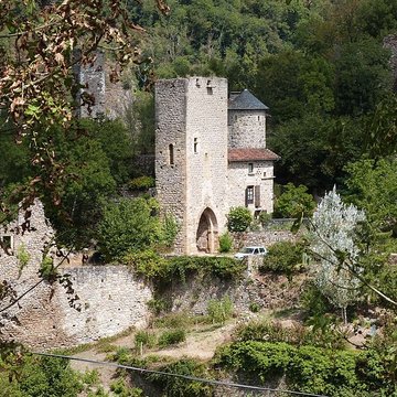 Porte de la Barbacane de Peyrusse-le-Roc