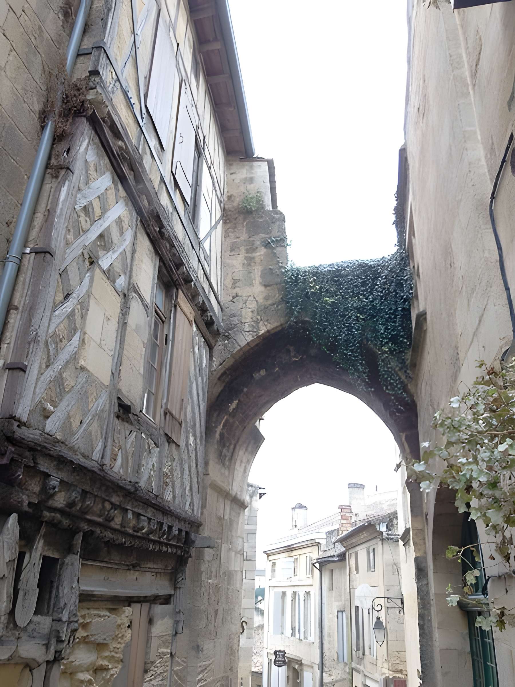 Porte de la Cadène de Saint-Émilion