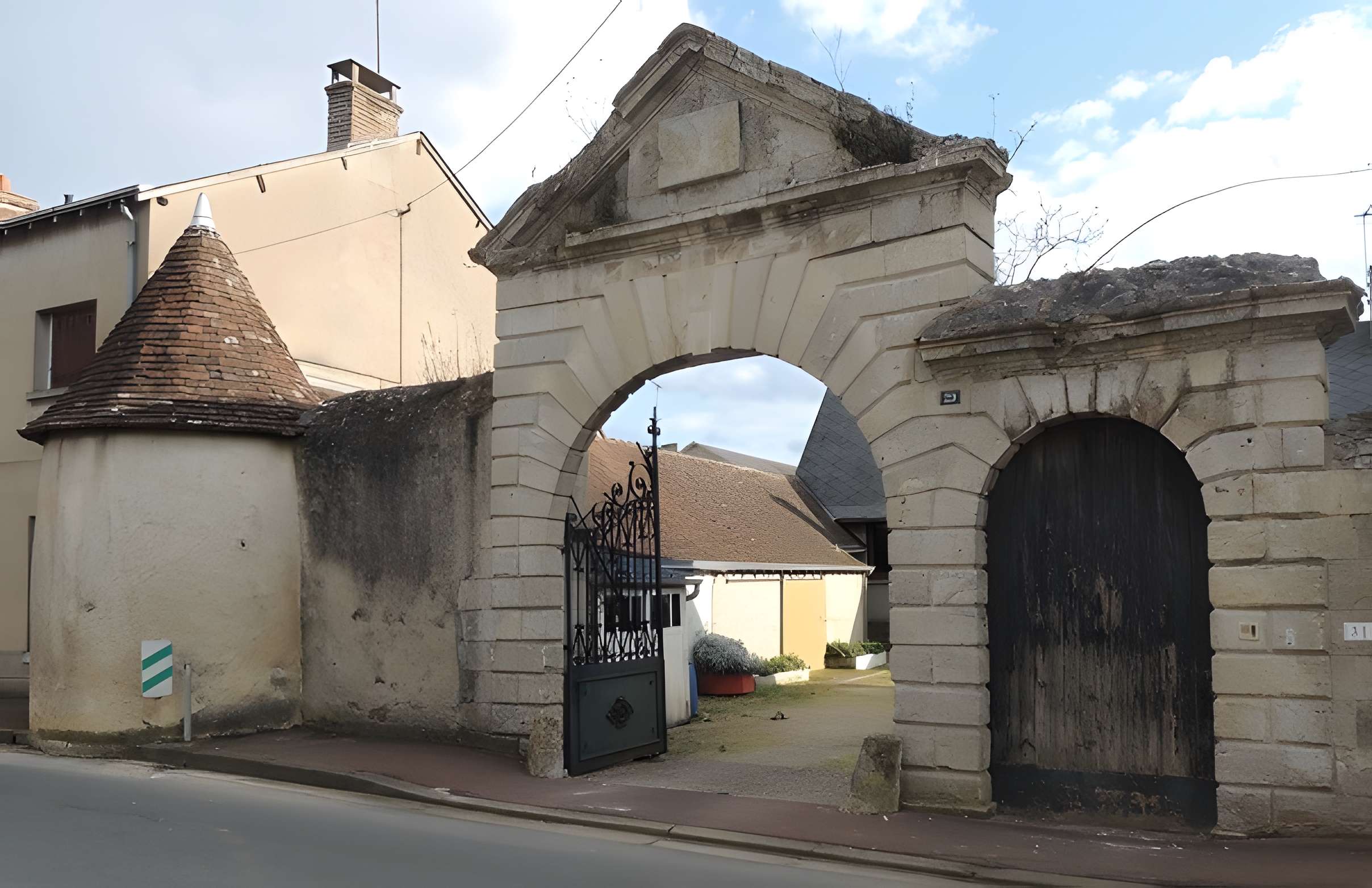 Porte de la Perrine de Morée 