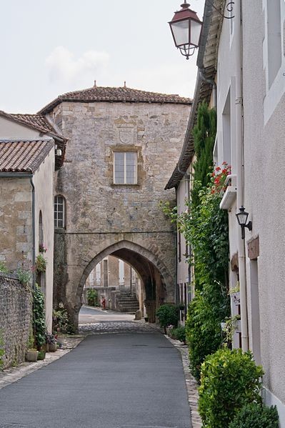 Photo de Porte de l'Aumônerie à Charroux