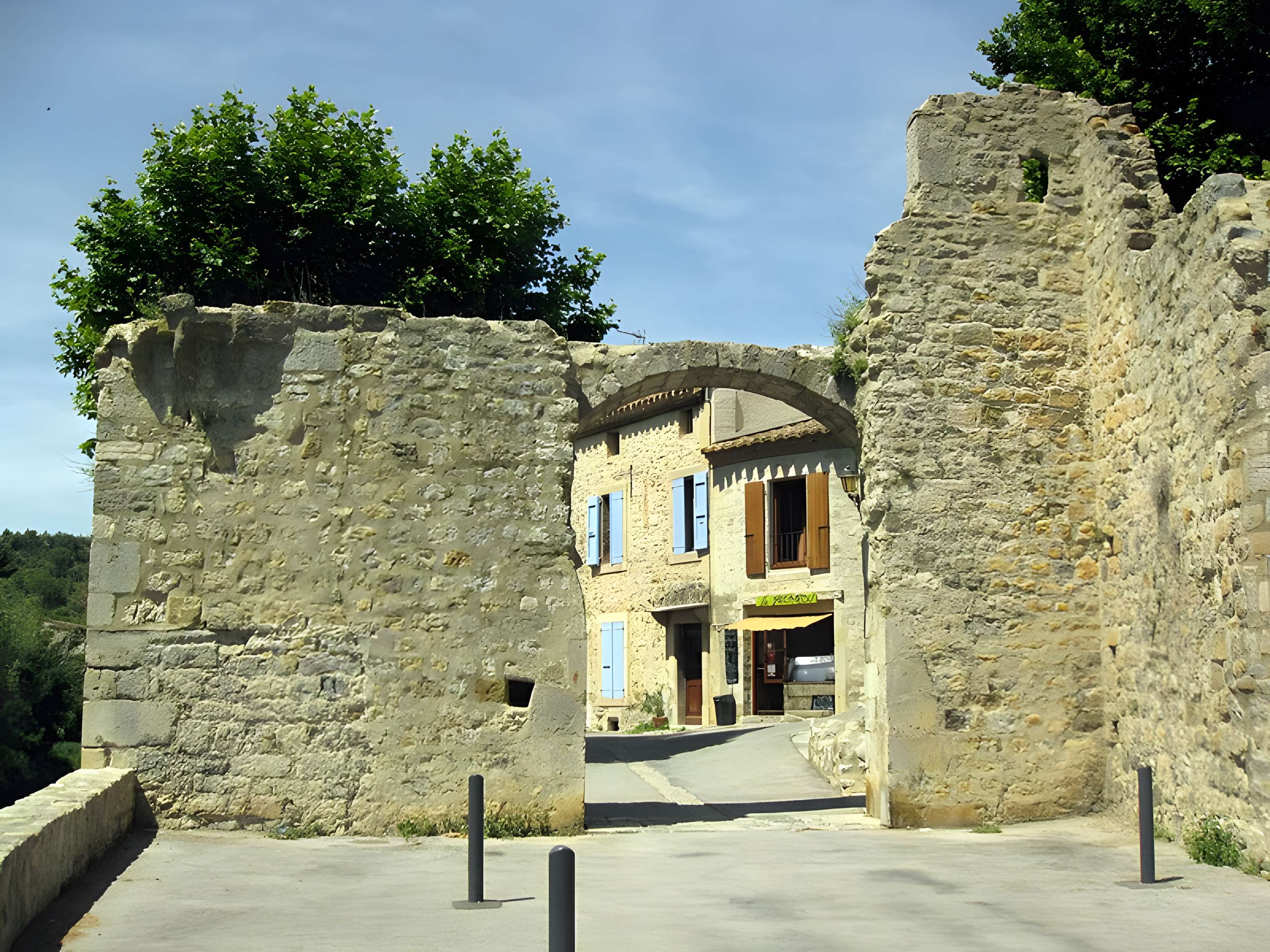 Porte de l'Eau à Lagrasse