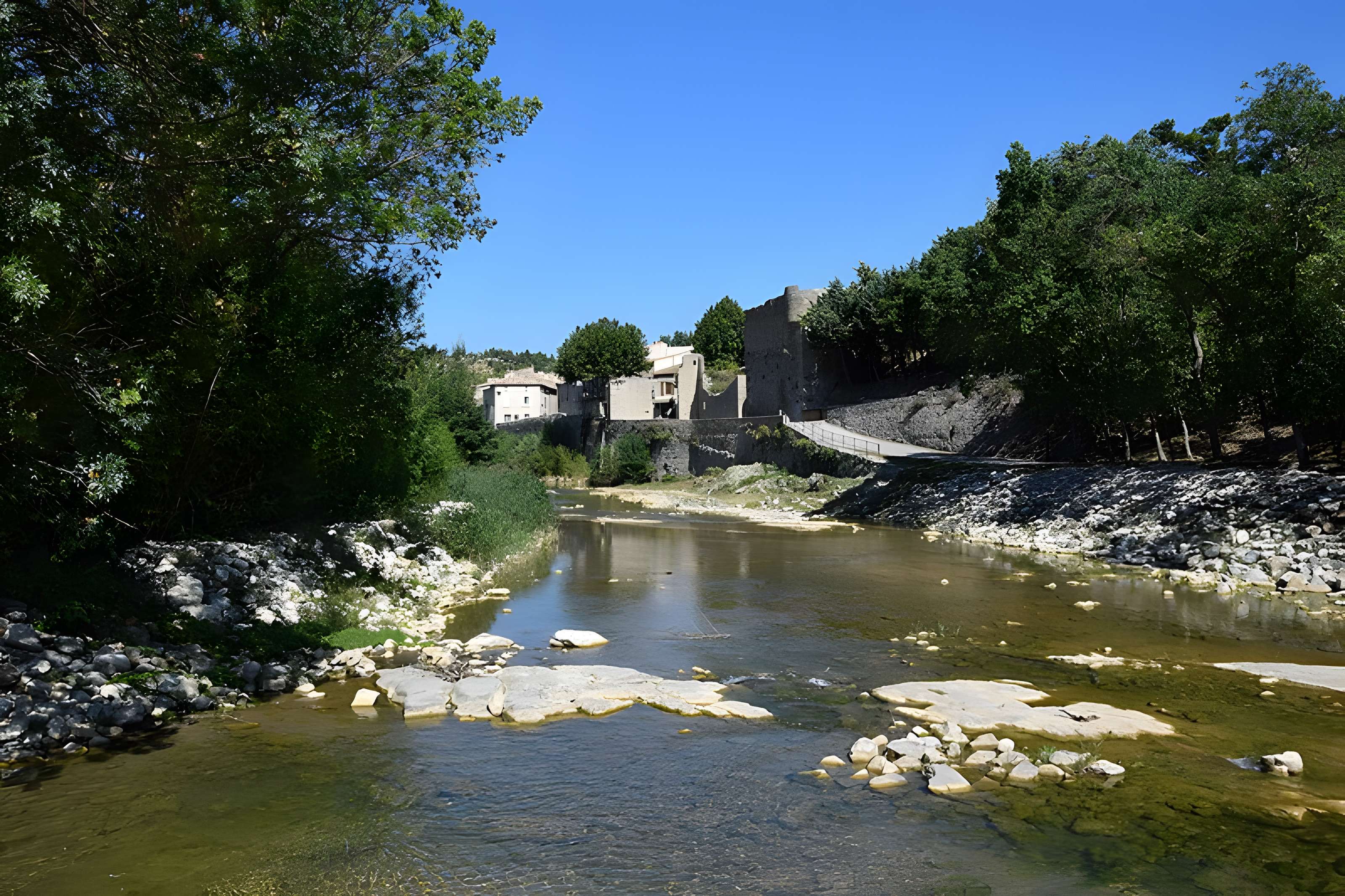 Porte de l'Eau à Lagrasse
