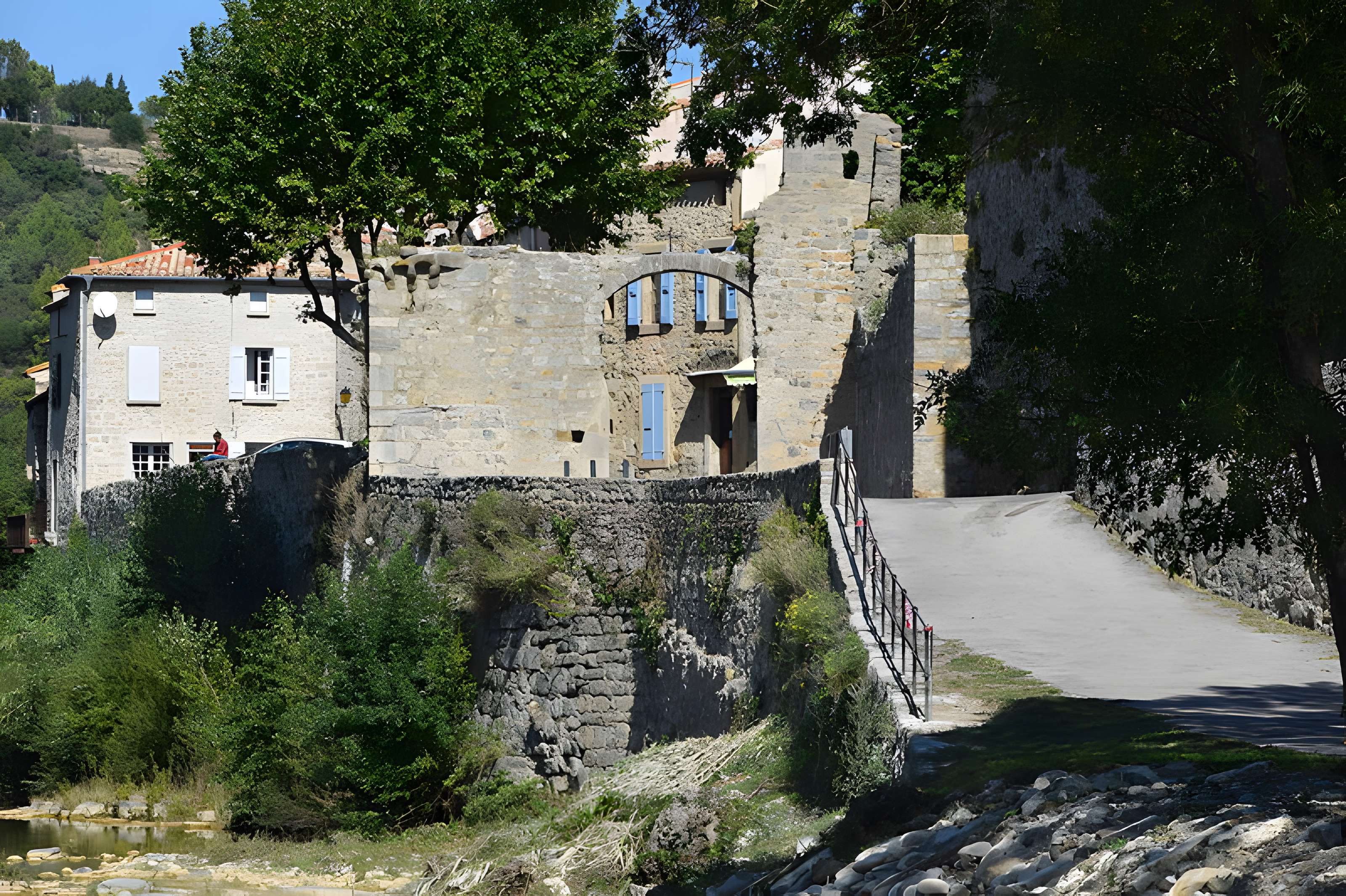 Porte de l'Eau à Lagrasse