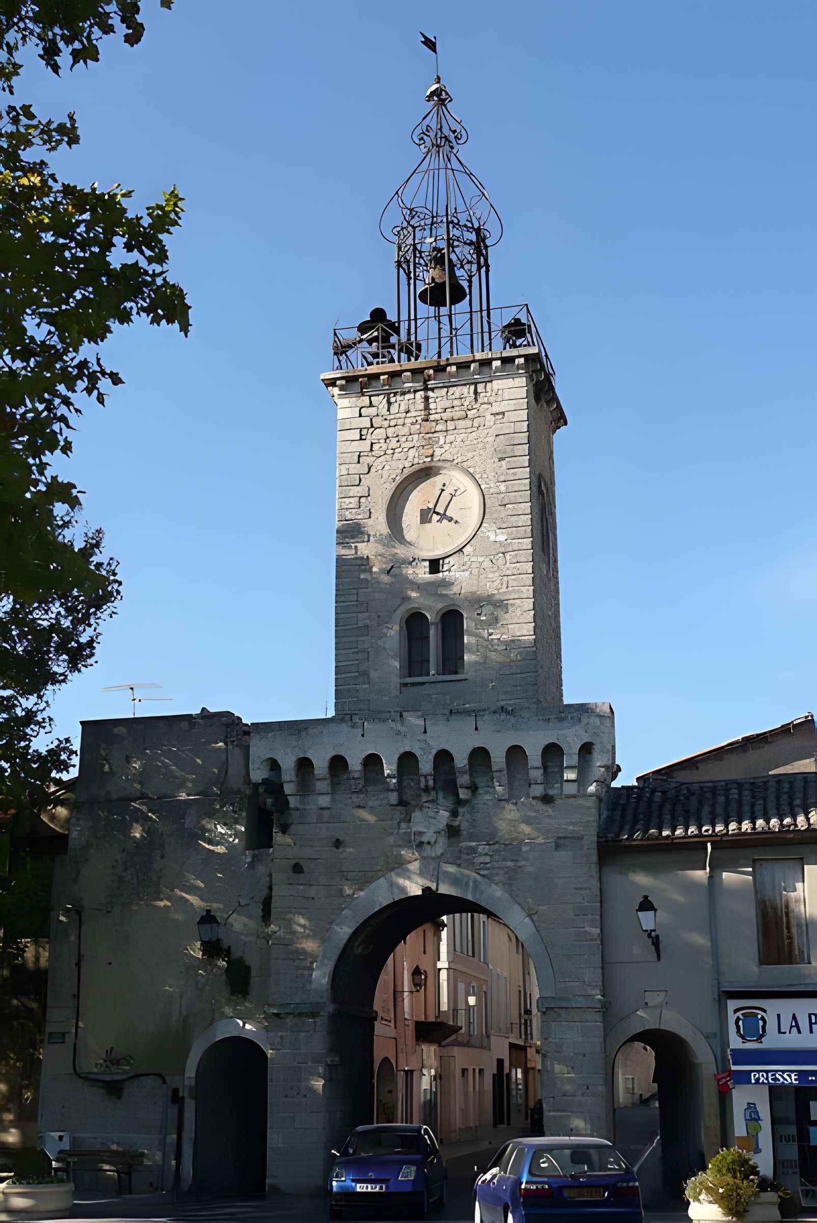Porte de l'Horloge du Thor 