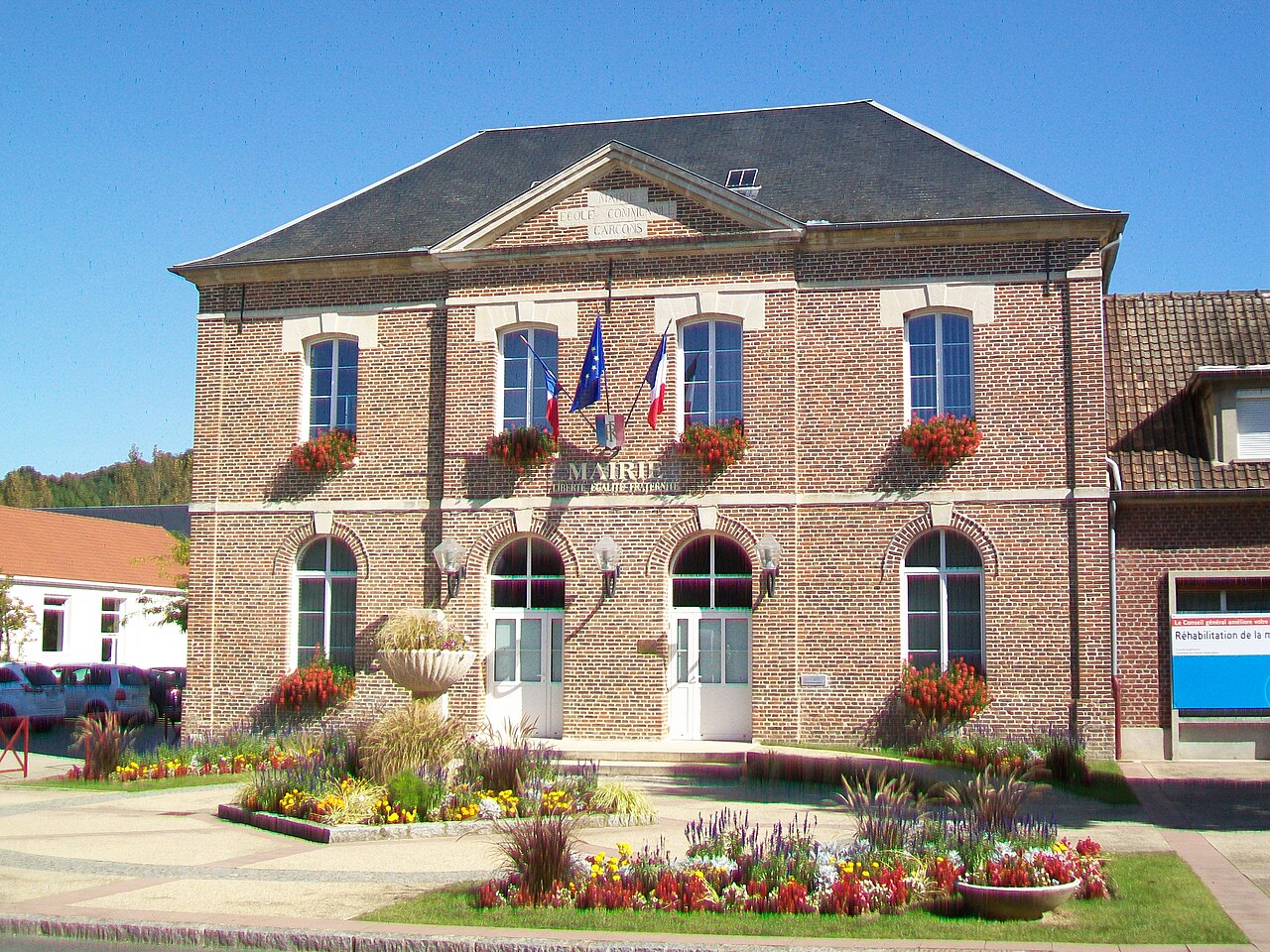 Porte du manoir de Longueil-Sainte-Marie