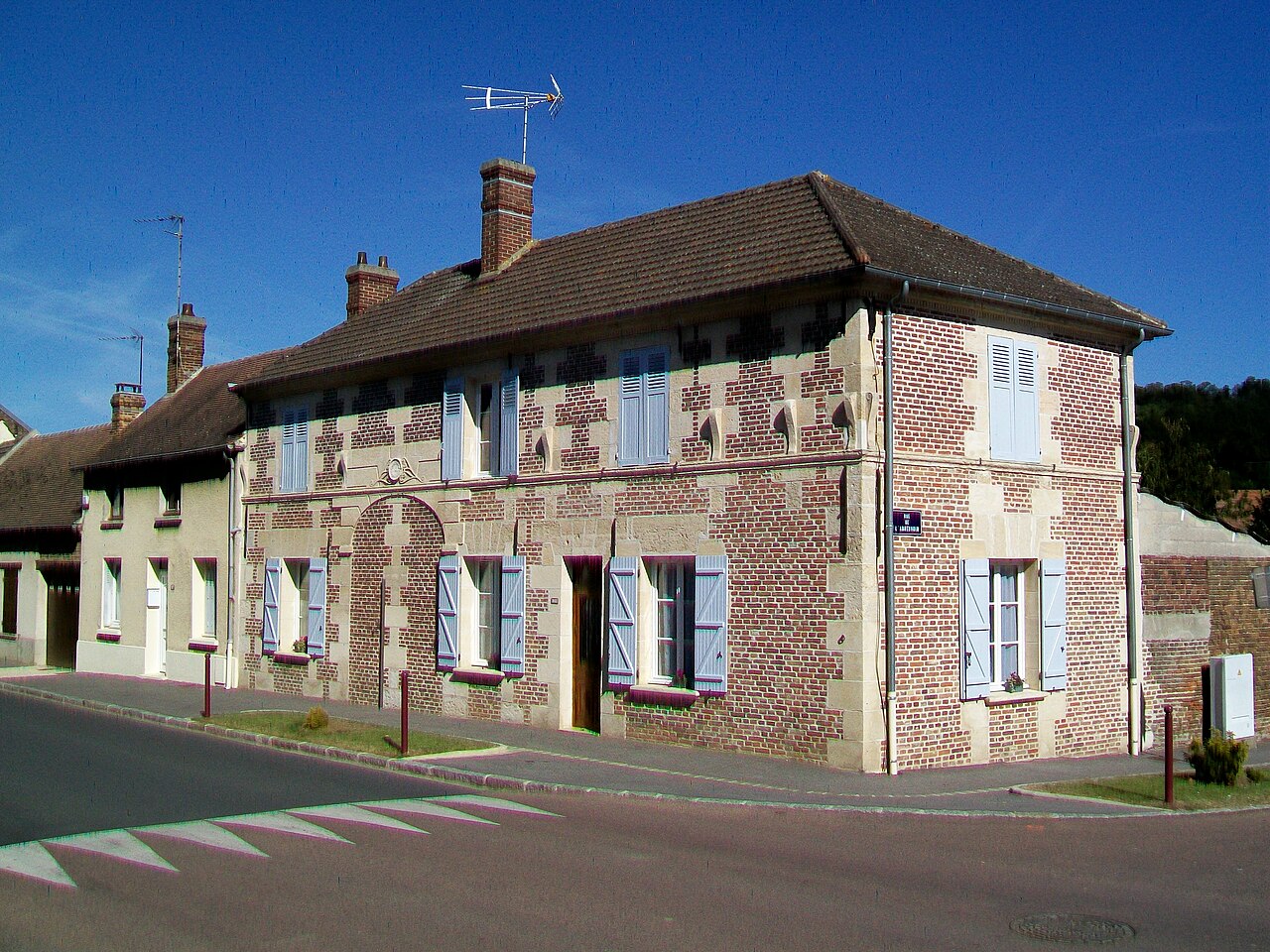 Porte du manoir de Longueil-Sainte-Marie