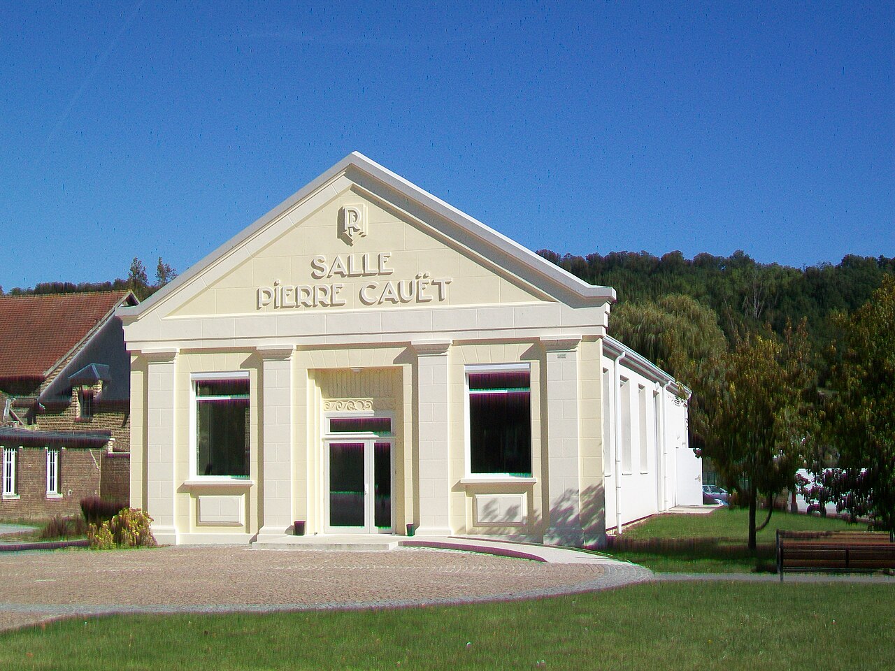 Porte du manoir de Longueil-Sainte-Marie