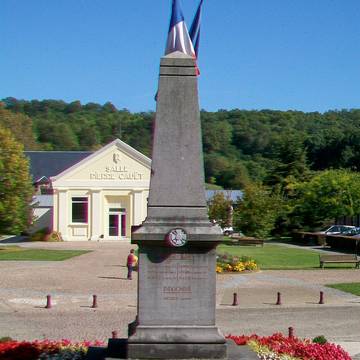 Porte du manoir de Longueil-Sainte-Marie