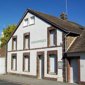Porte du manoir de Longueil-Sainte-Marie