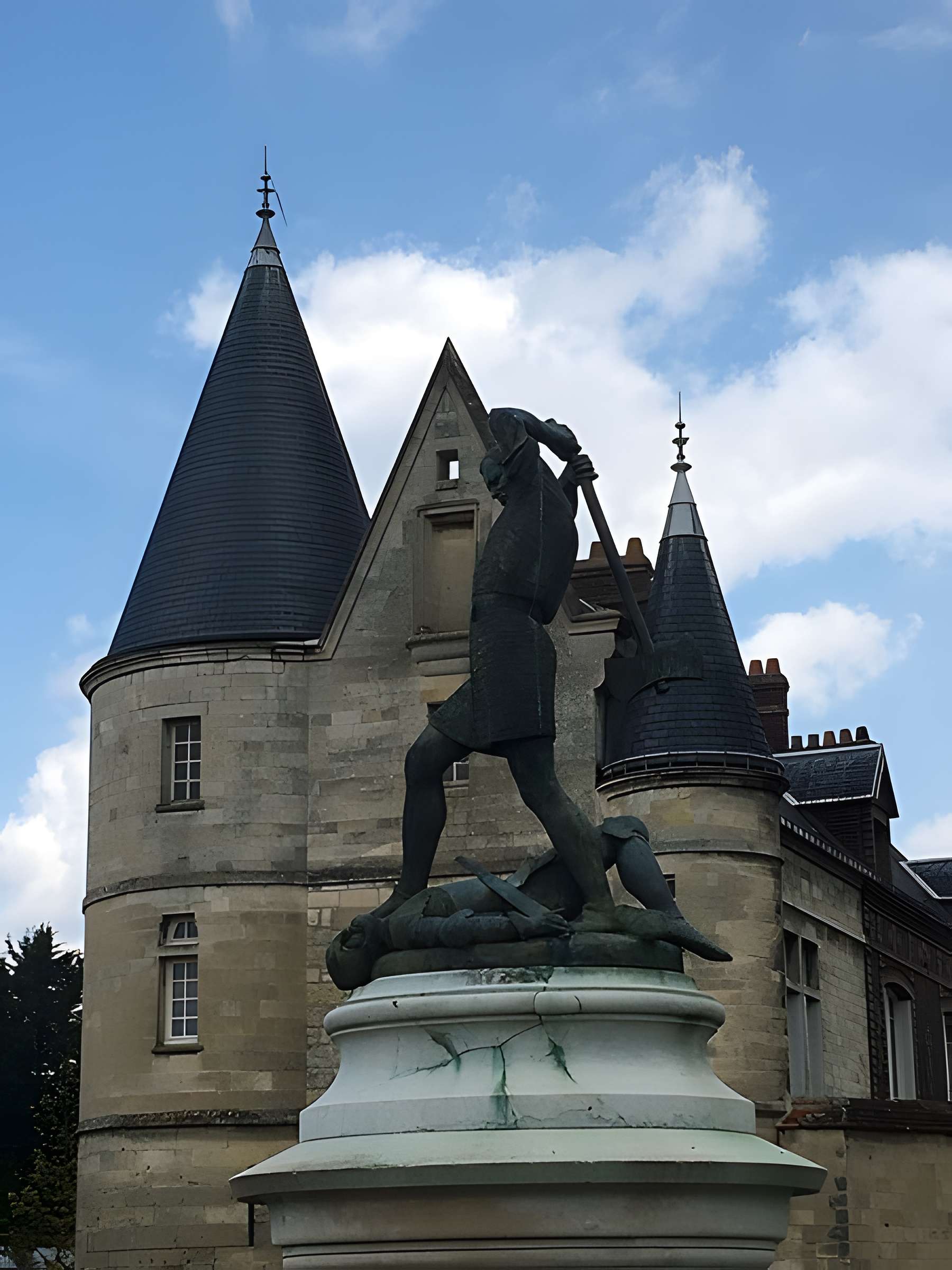 Porte du manoir de Longueil-Sainte-Marie