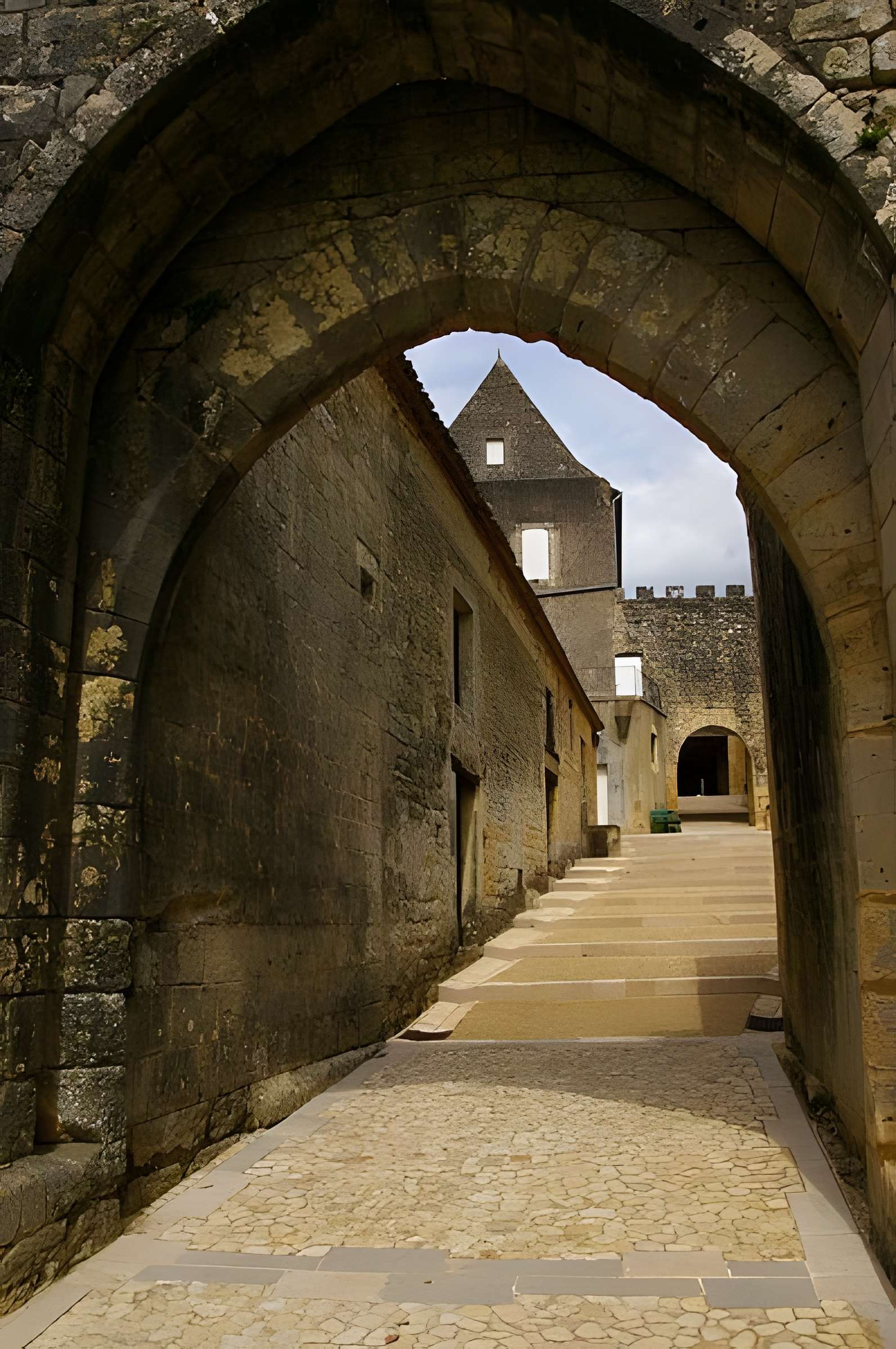 Porte de Luzier à Beaumont-du-Périgord 