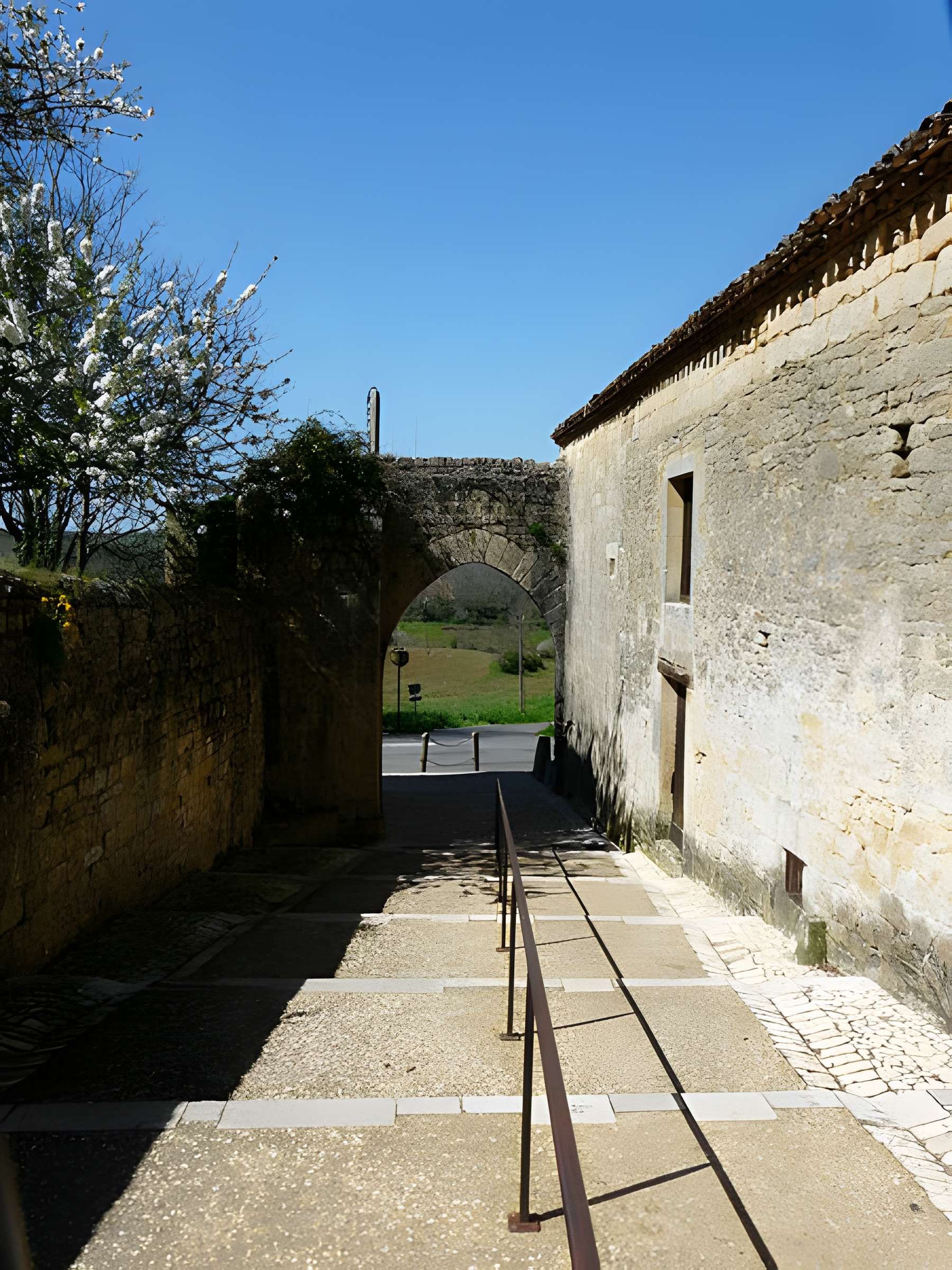 Porte de Luzier à Beaumont-du-Périgord