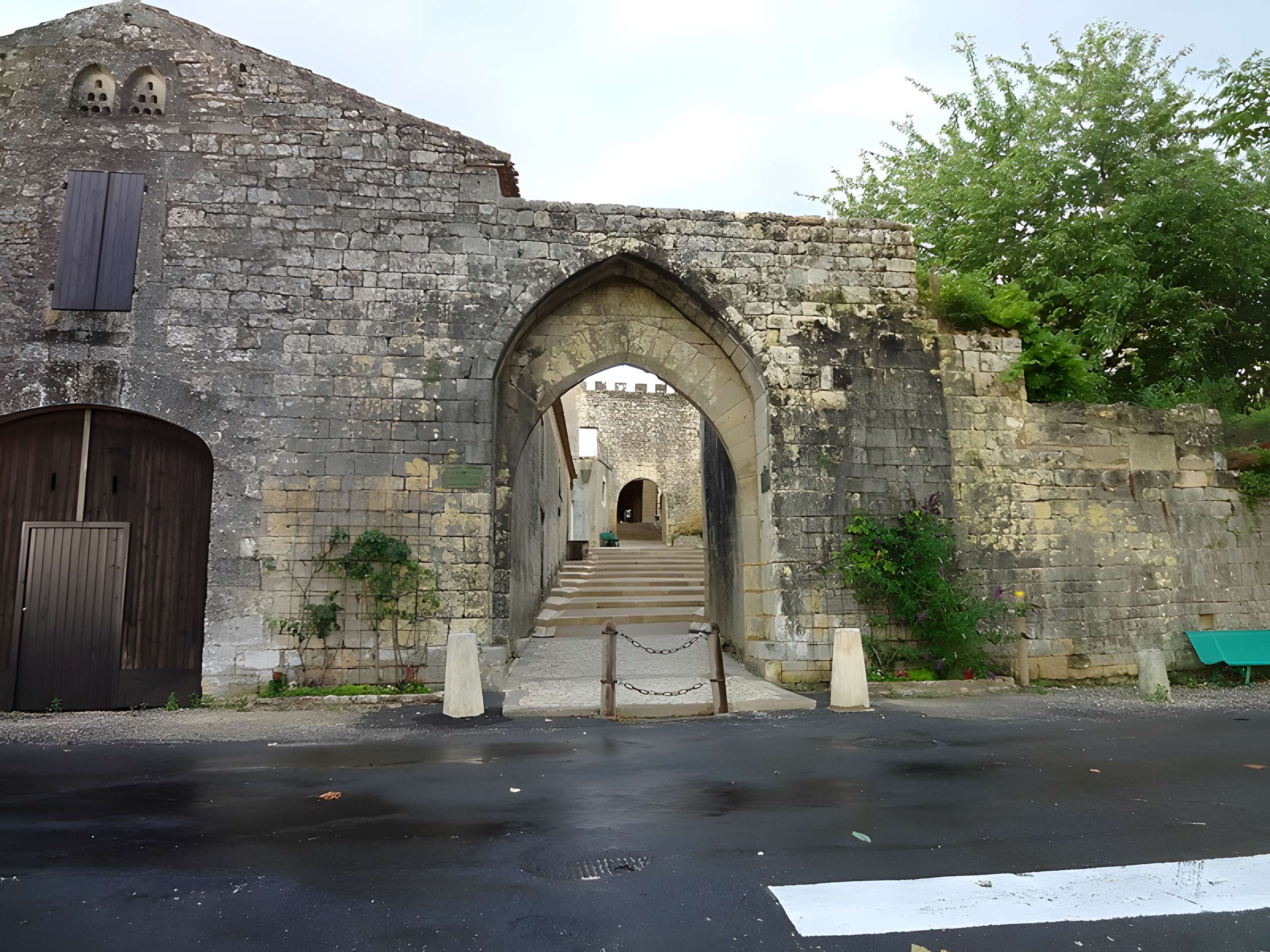 Porte de Luzier à Beaumont-du-Périgord