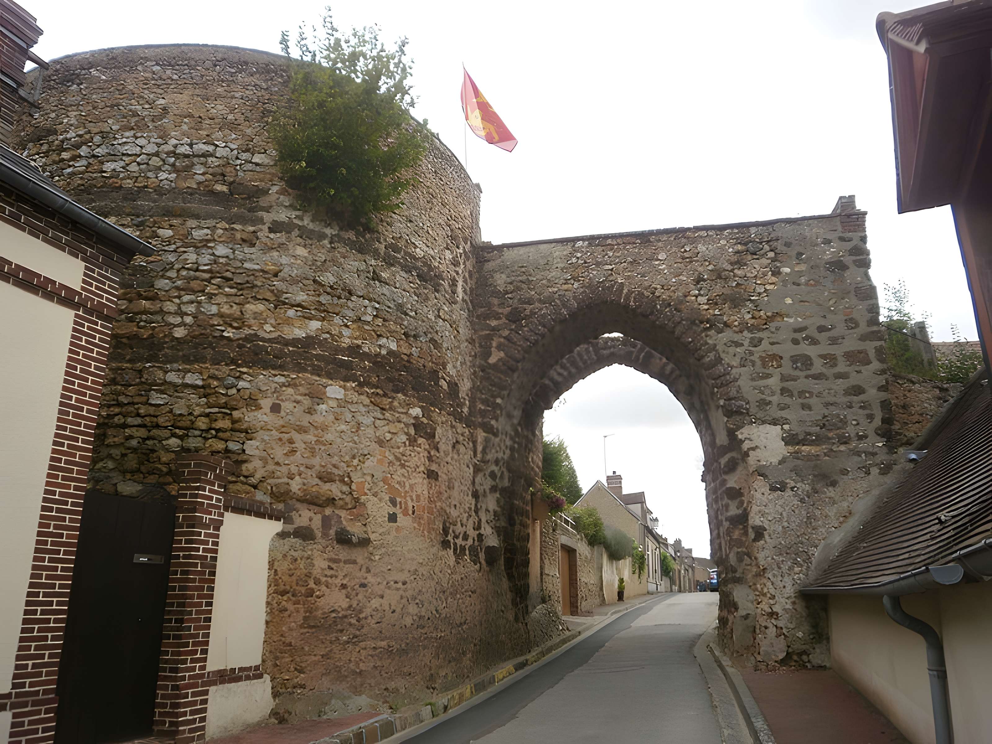 Porte de Tillières-sur-Avre 