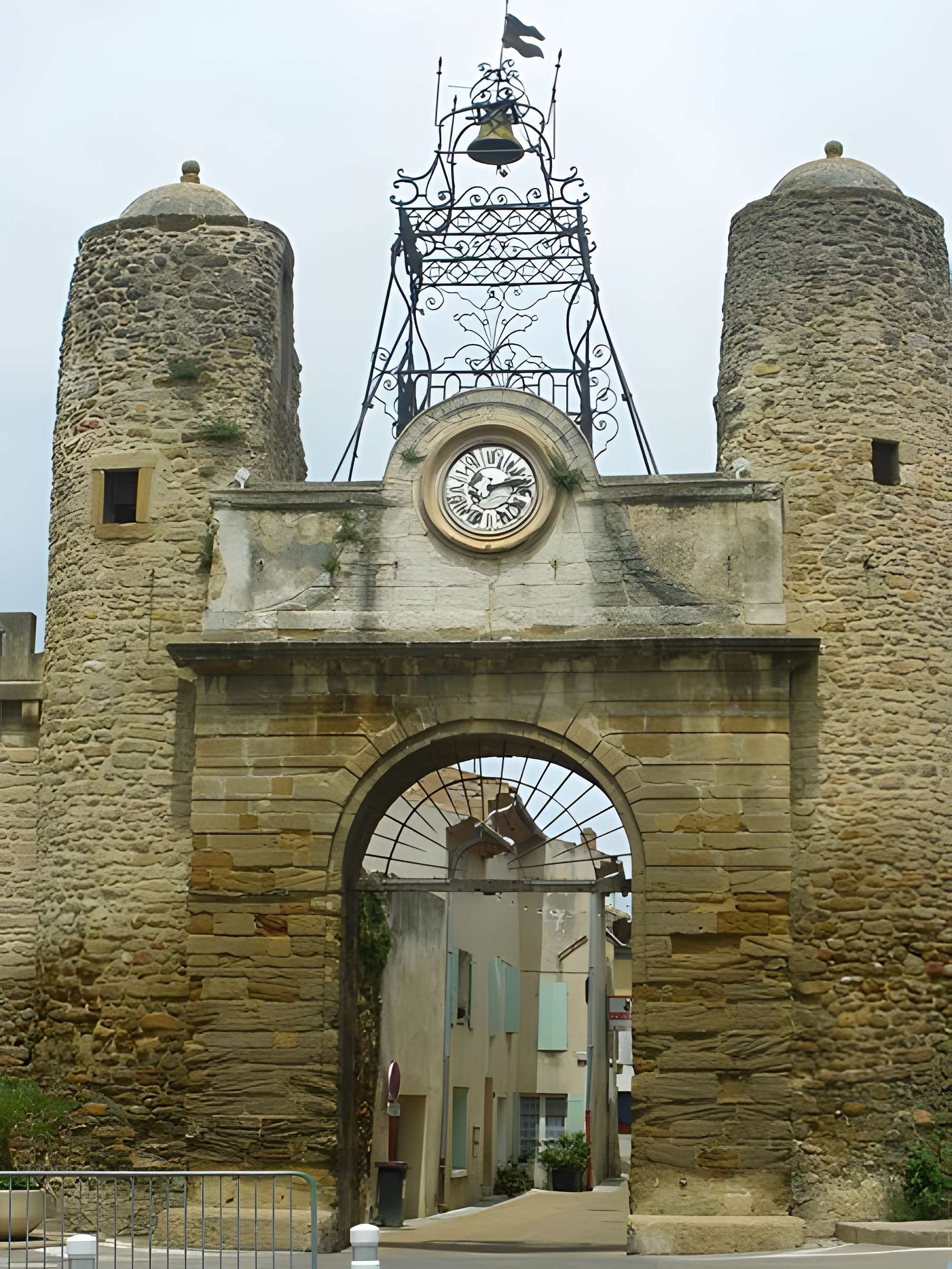 Porte de ville de Camaret-sur-Aigues 