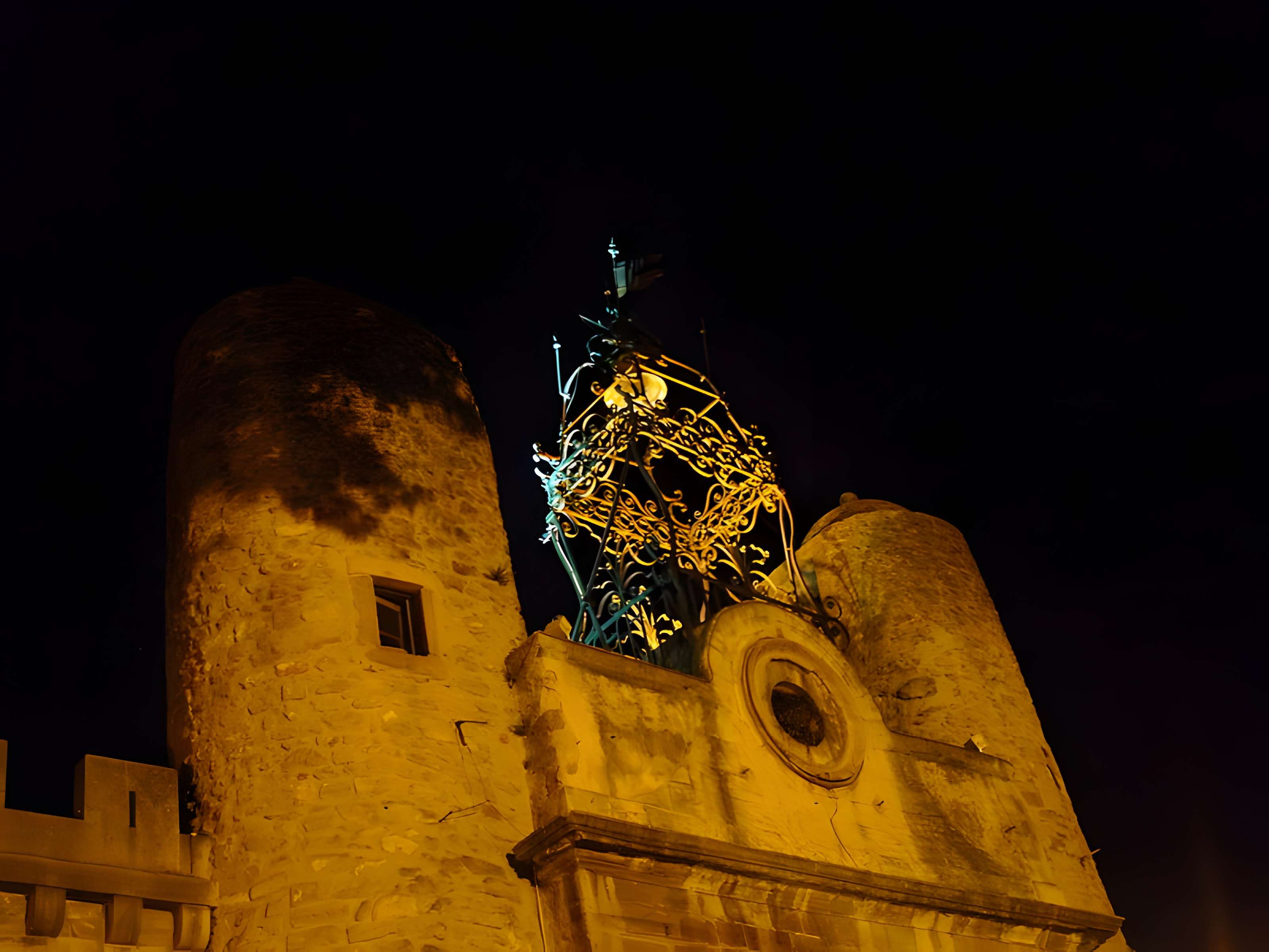 Porte de ville de Camaret-sur-Aigues