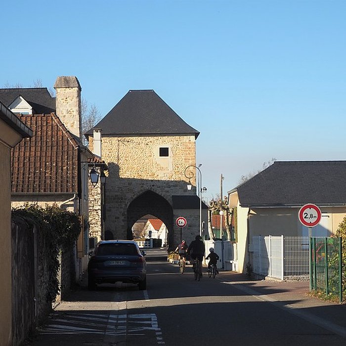 Photo de Porte de ville de Gan