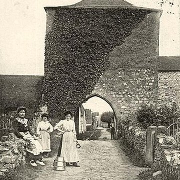 Porte de ville de Gan