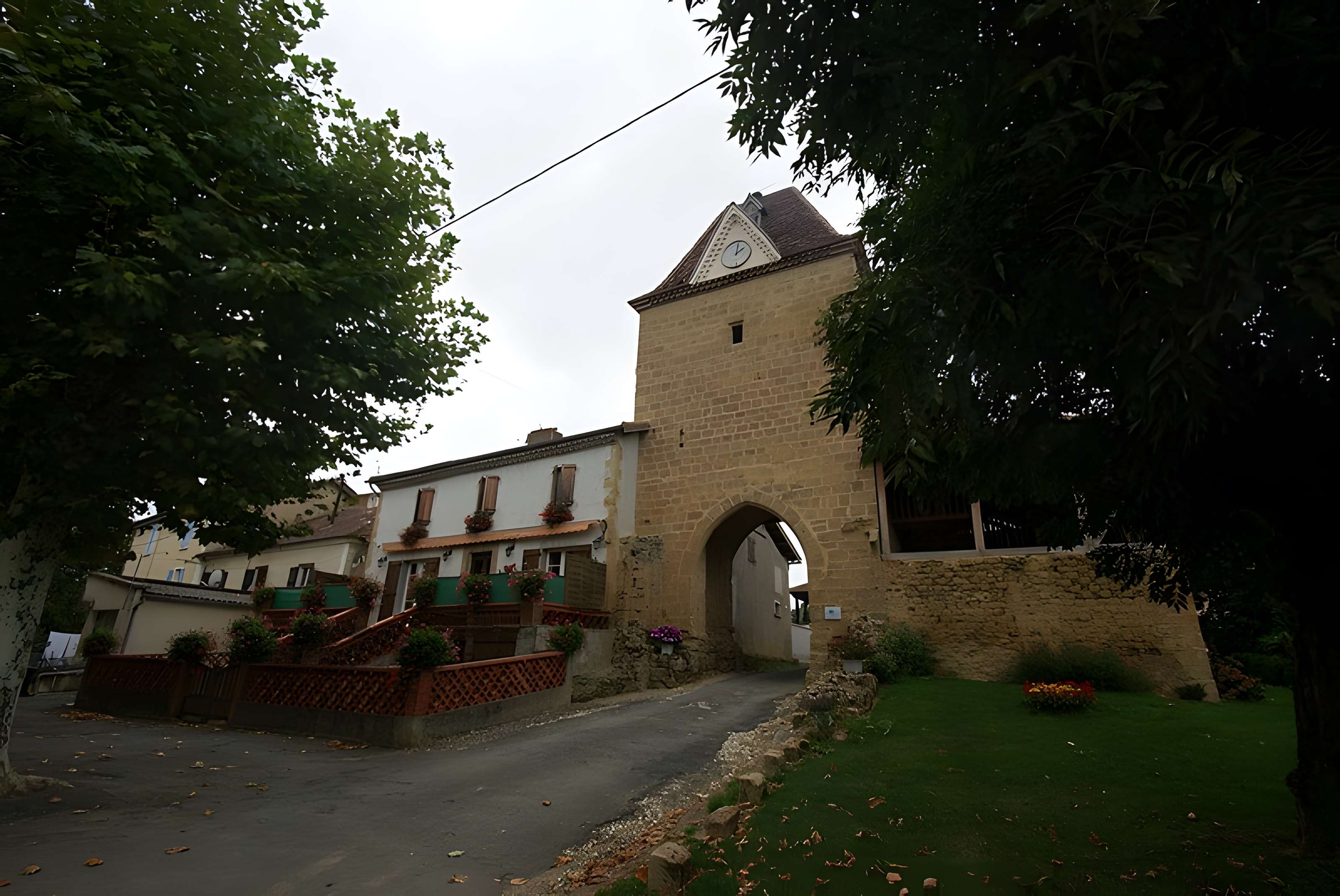 Porte de ville de Mont-d'Astarac