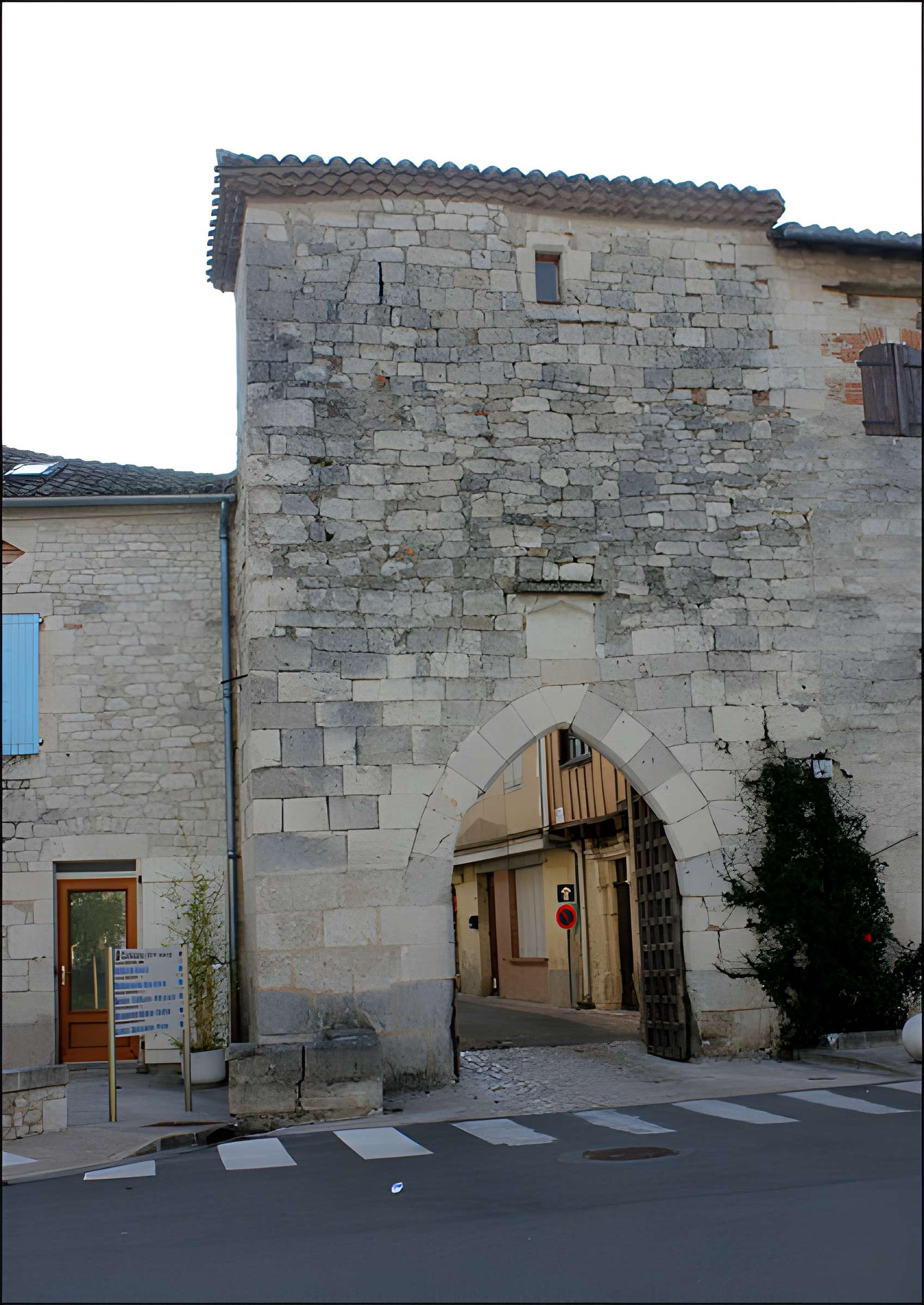 Porte de ville de Montpezat-de-Quercy
